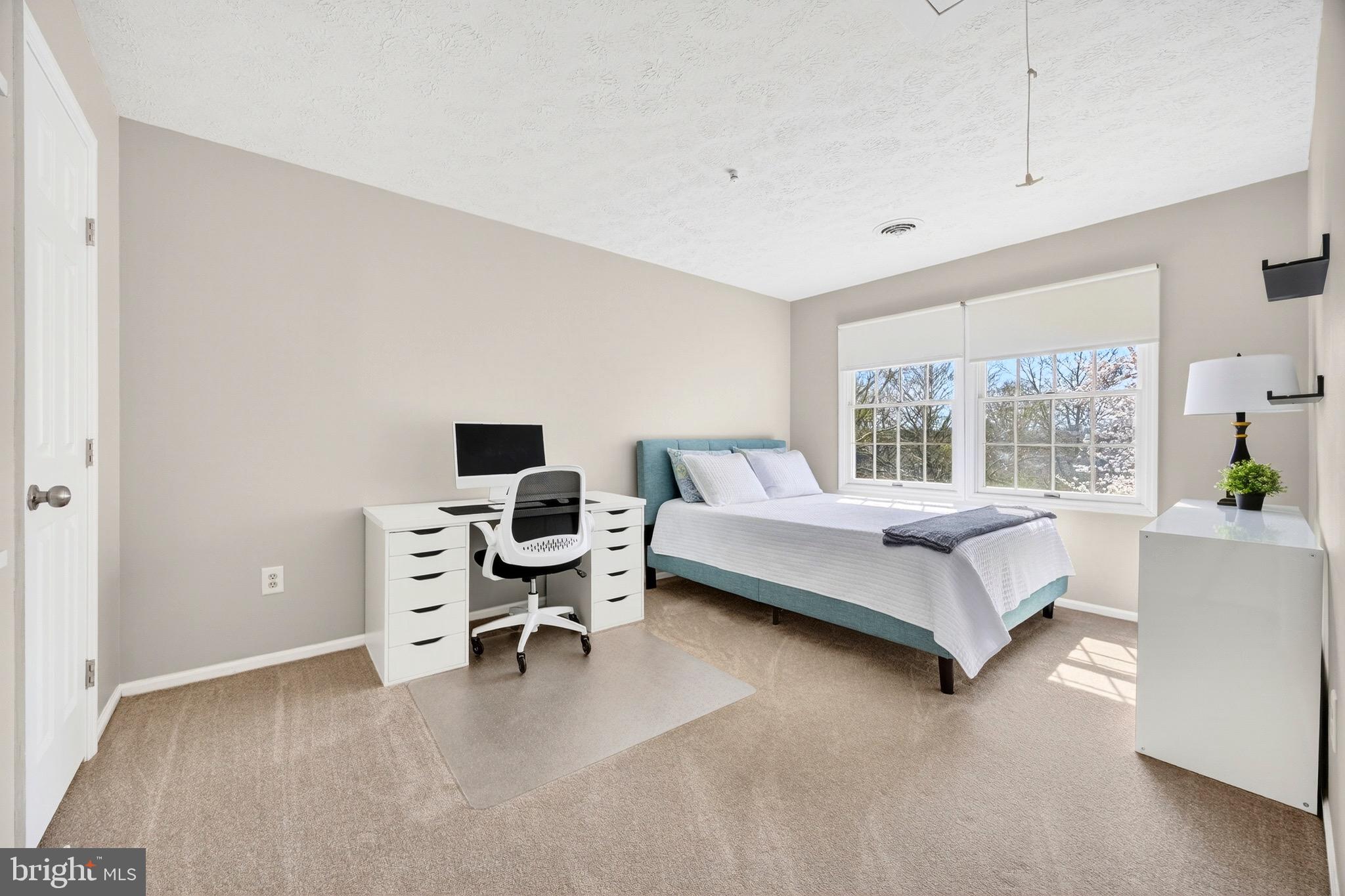 LONG REACH - Residential