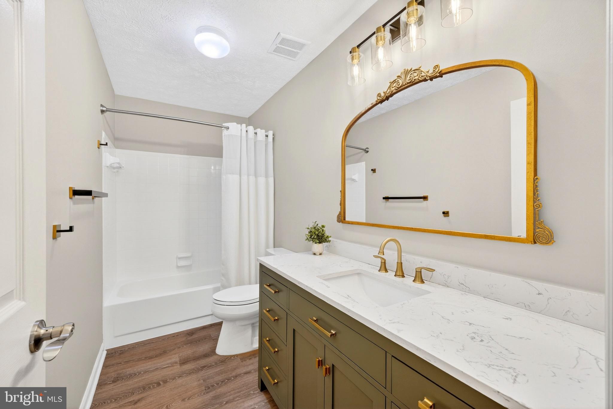 LONG REACH - Residential