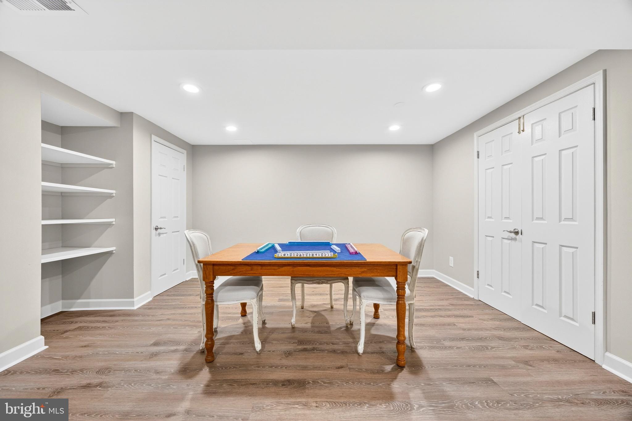 LONG REACH - Residential