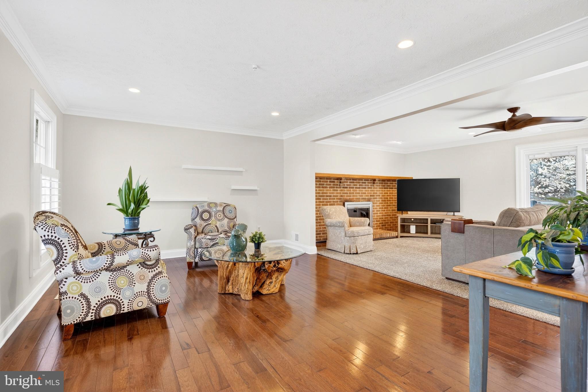 LONG REACH - Residential