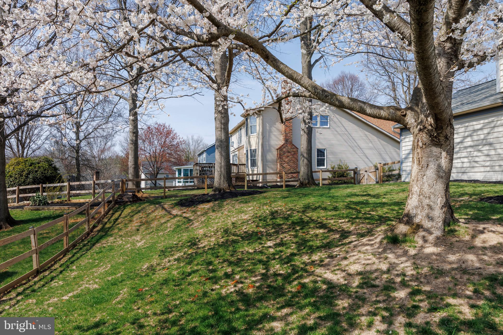 LONG REACH - Residential