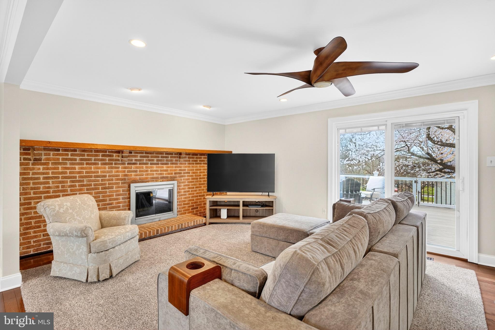 LONG REACH - Residential