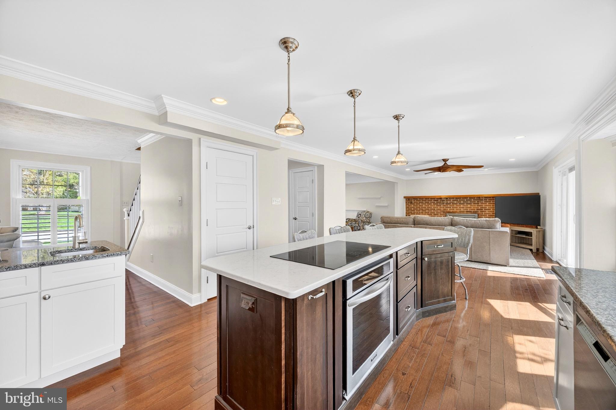 LONG REACH - Residential