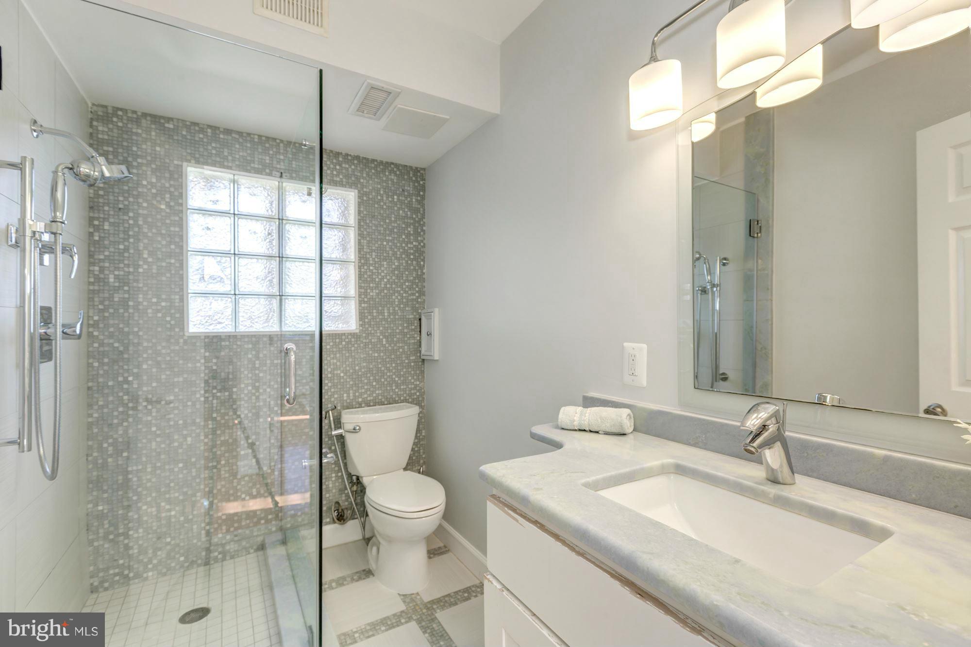 EAST VIENNA WOODS - Residential