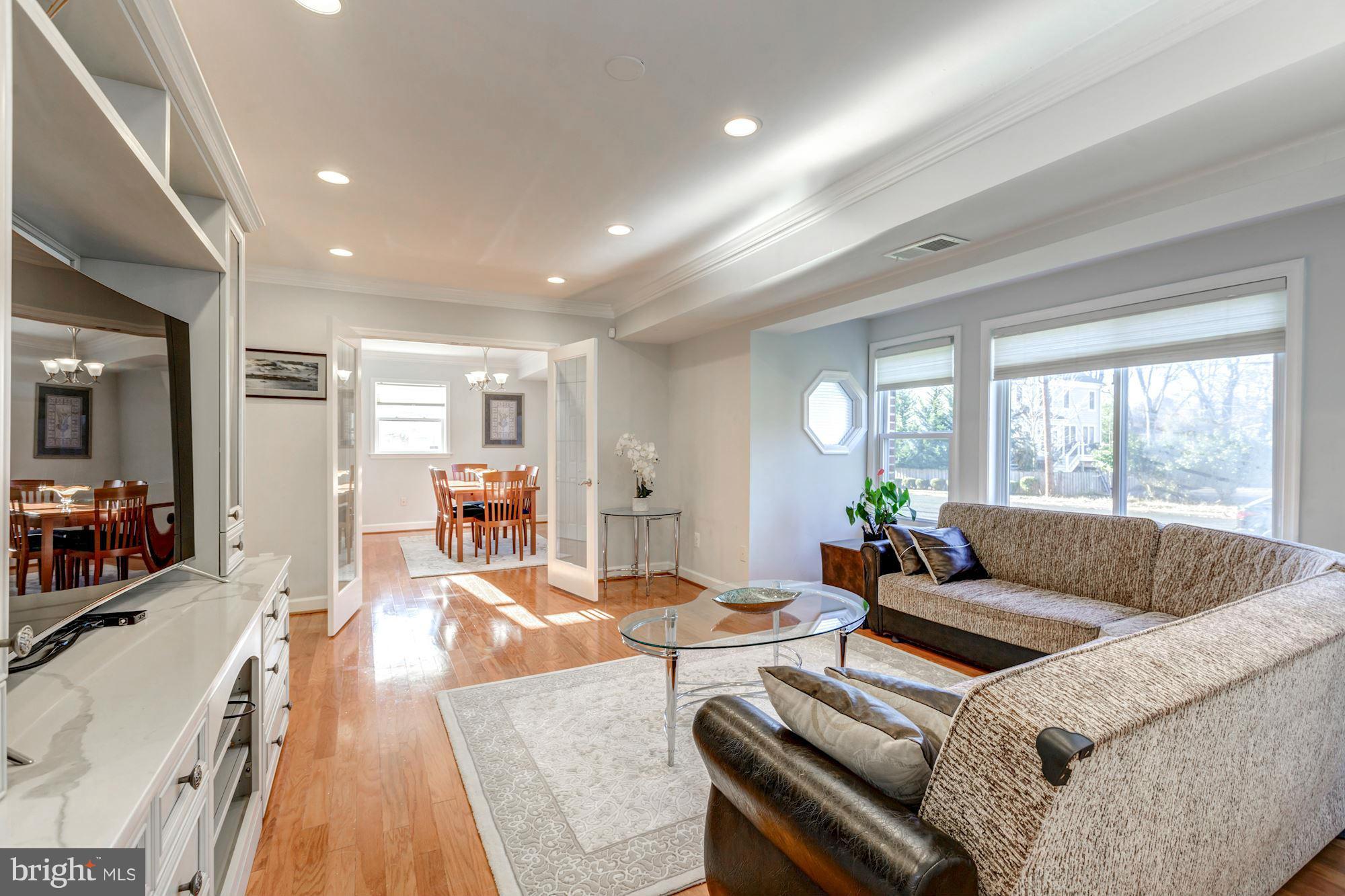 EAST VIENNA WOODS - Residential