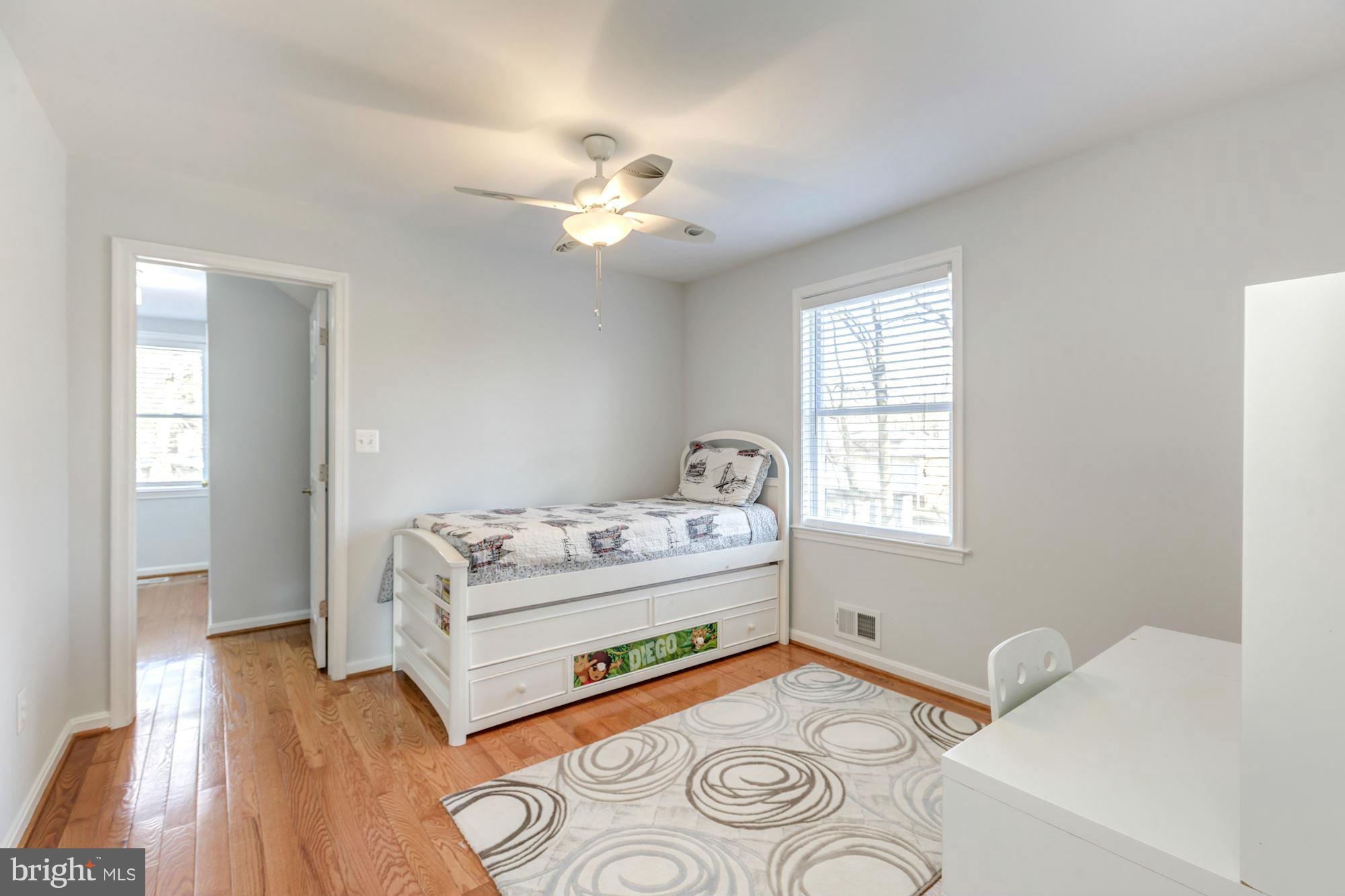 EAST VIENNA WOODS - Residential