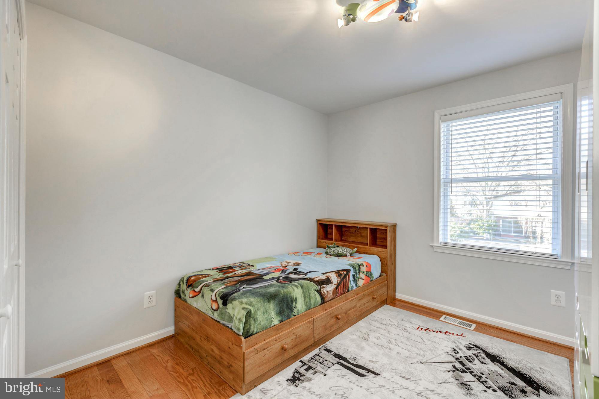 EAST VIENNA WOODS - Residential