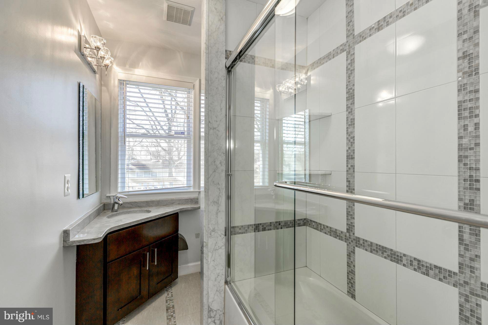 EAST VIENNA WOODS - Residential