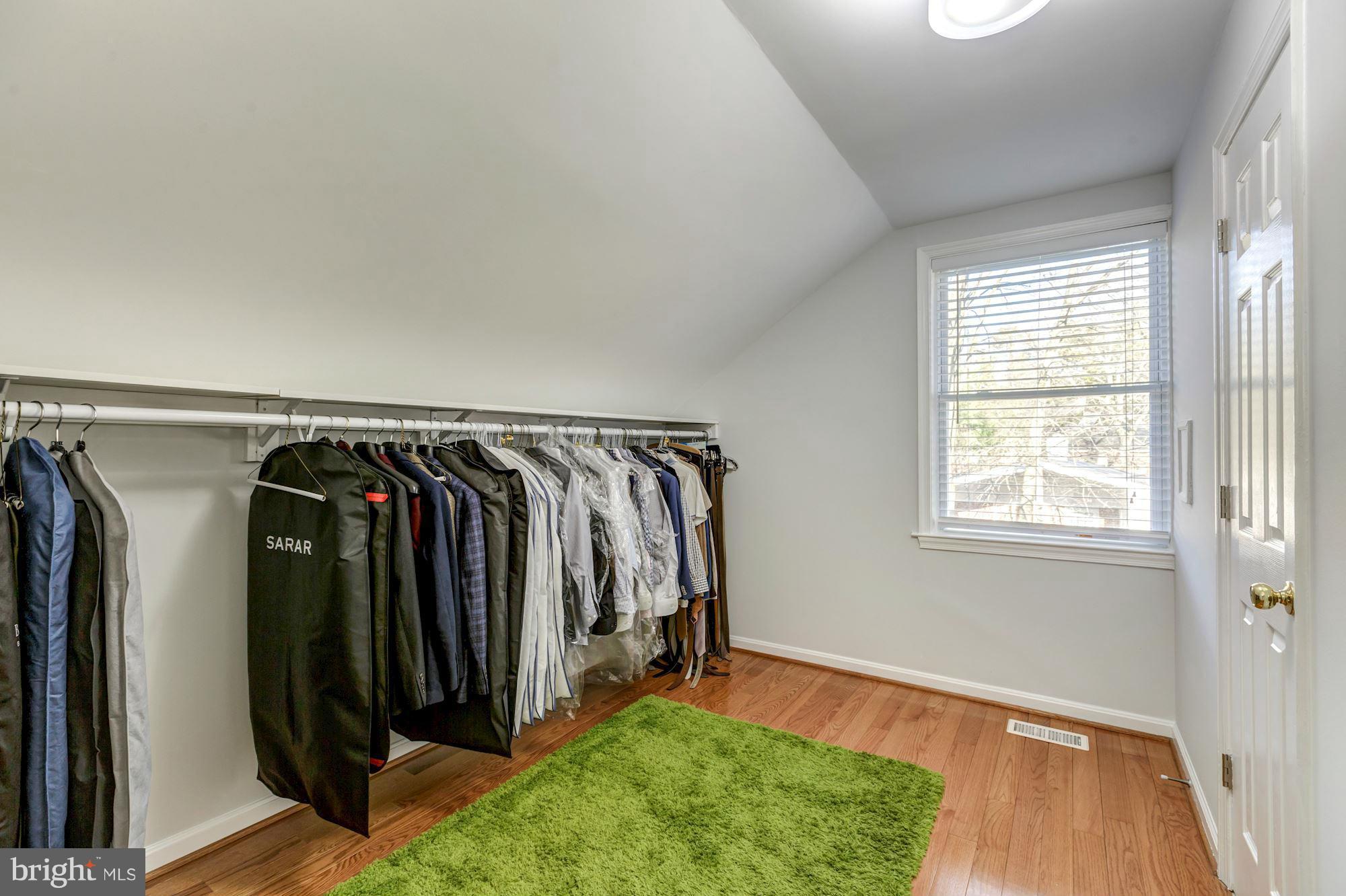 EAST VIENNA WOODS - Residential