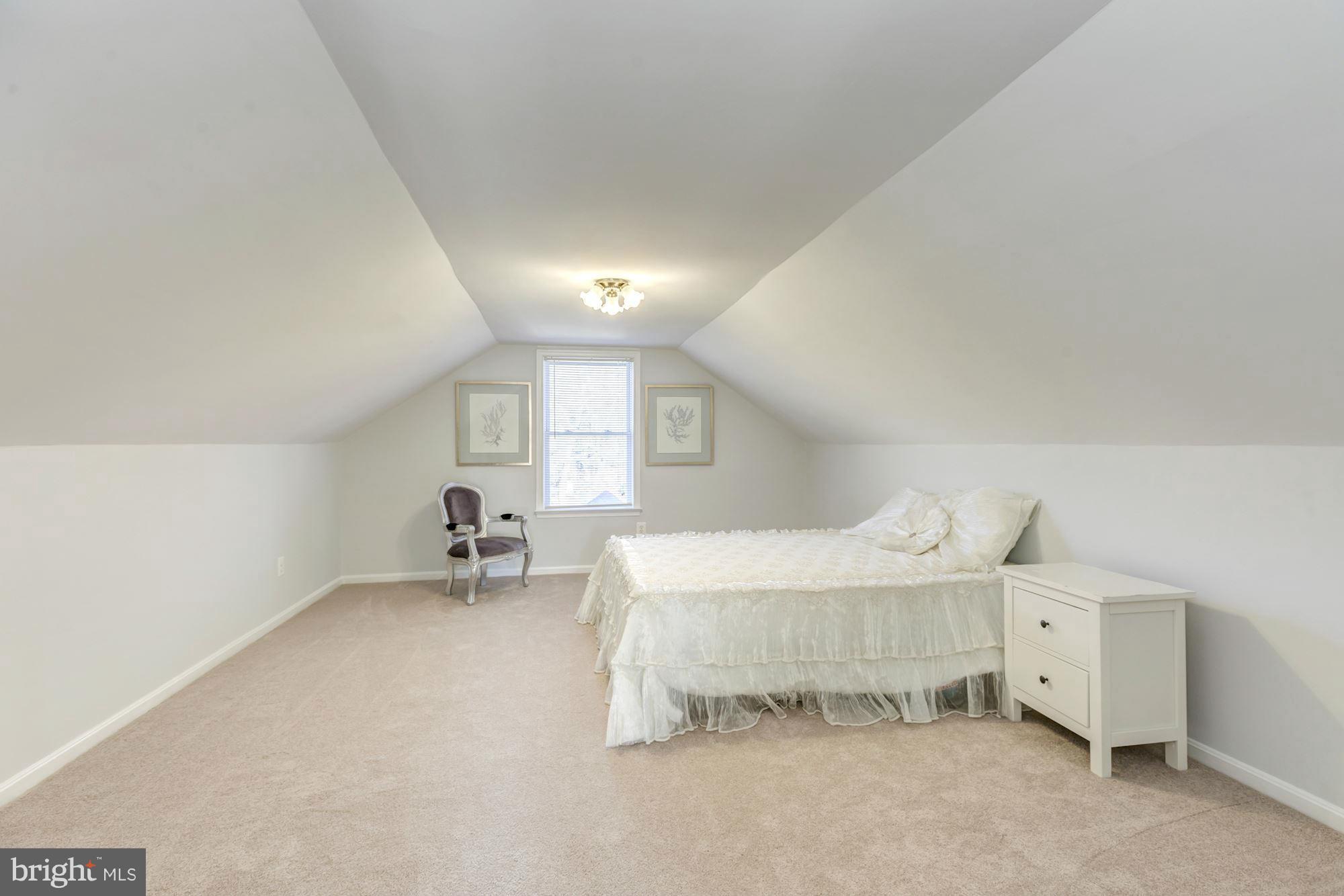 EAST VIENNA WOODS - Residential