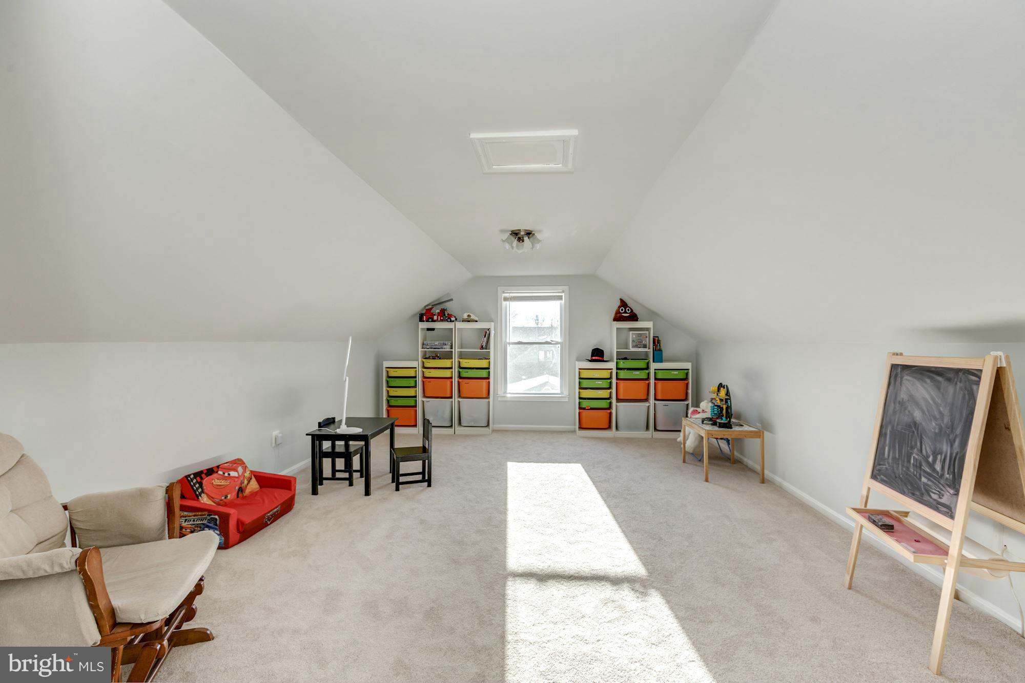 EAST VIENNA WOODS - Residential