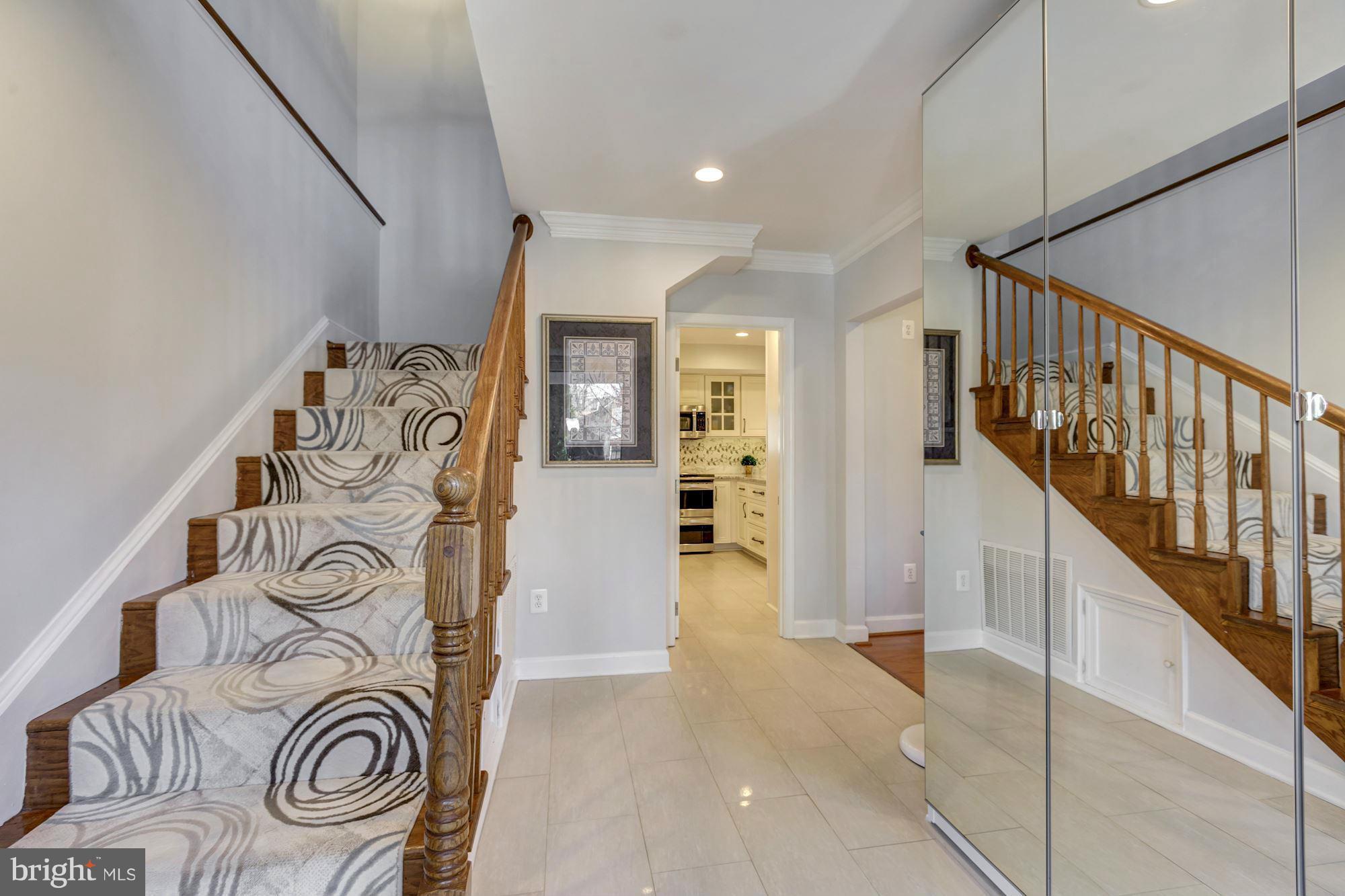 EAST VIENNA WOODS - Residential