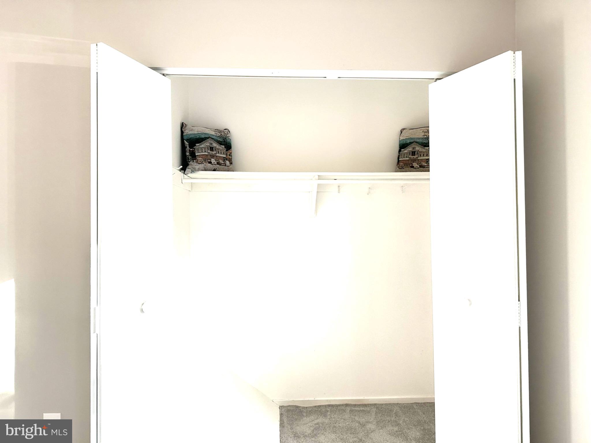 MARYLAND PLACE - Residential