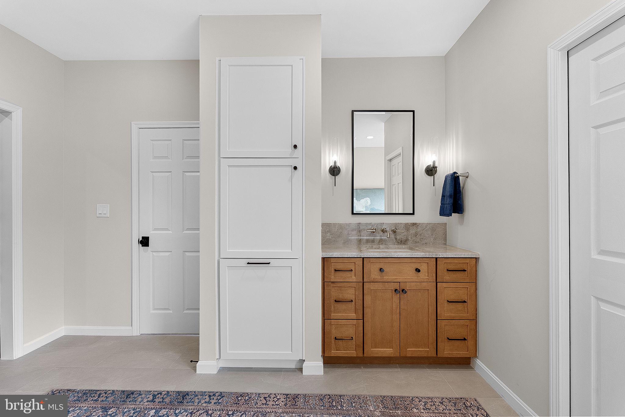 VANTAGE POINTE - Residential