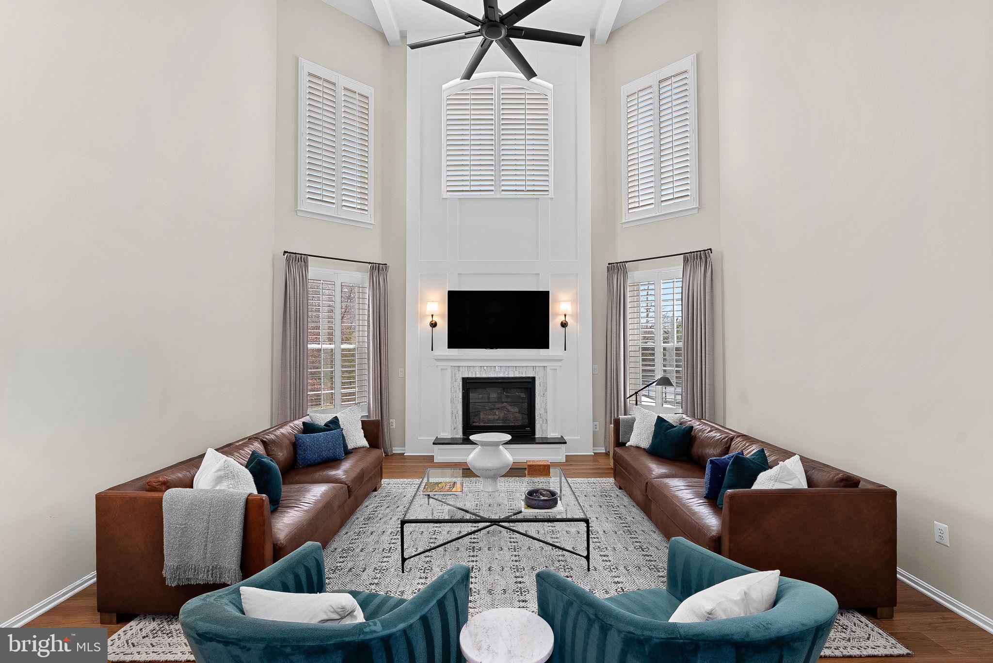 VANTAGE POINTE - Residential