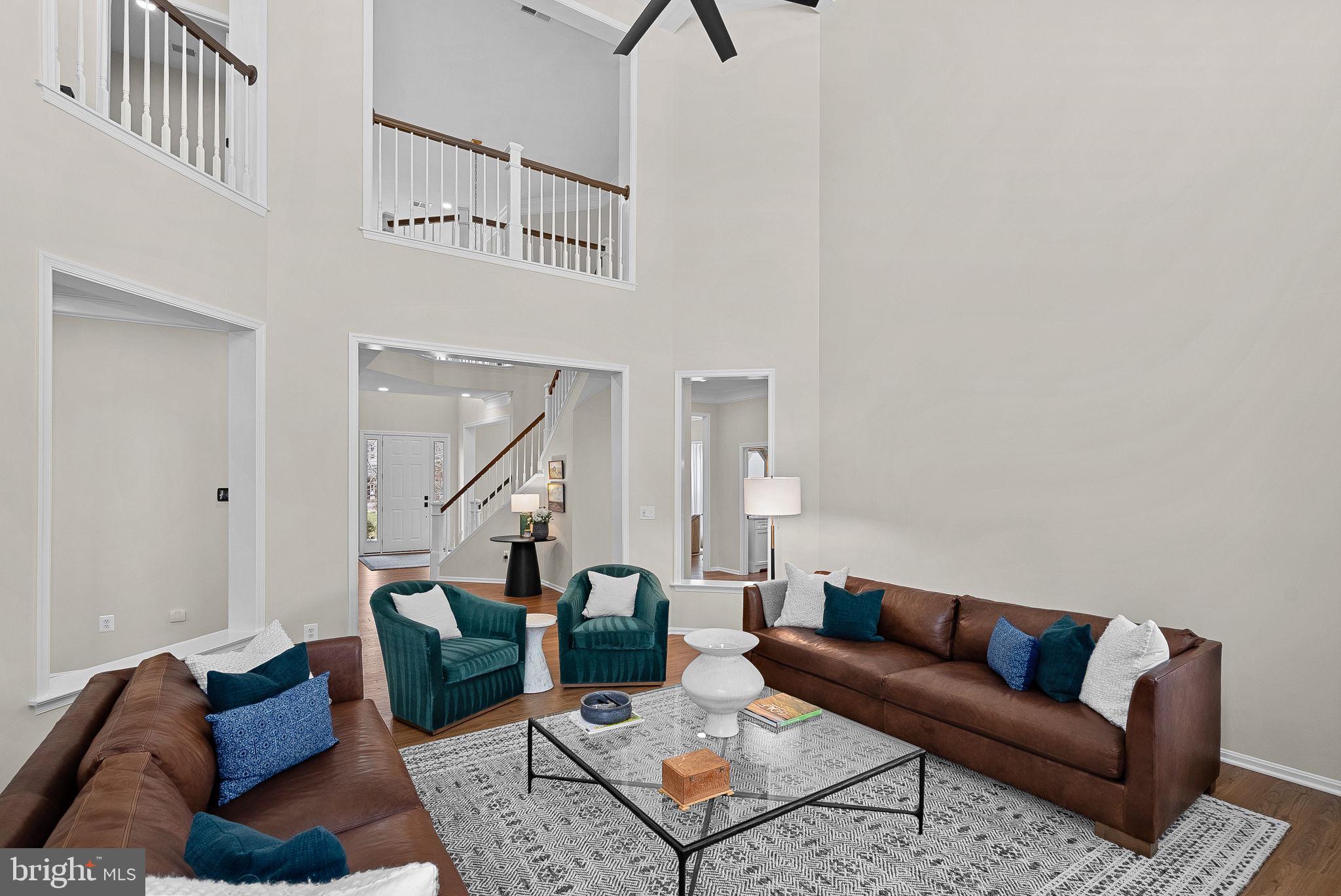 VANTAGE POINTE - Residential