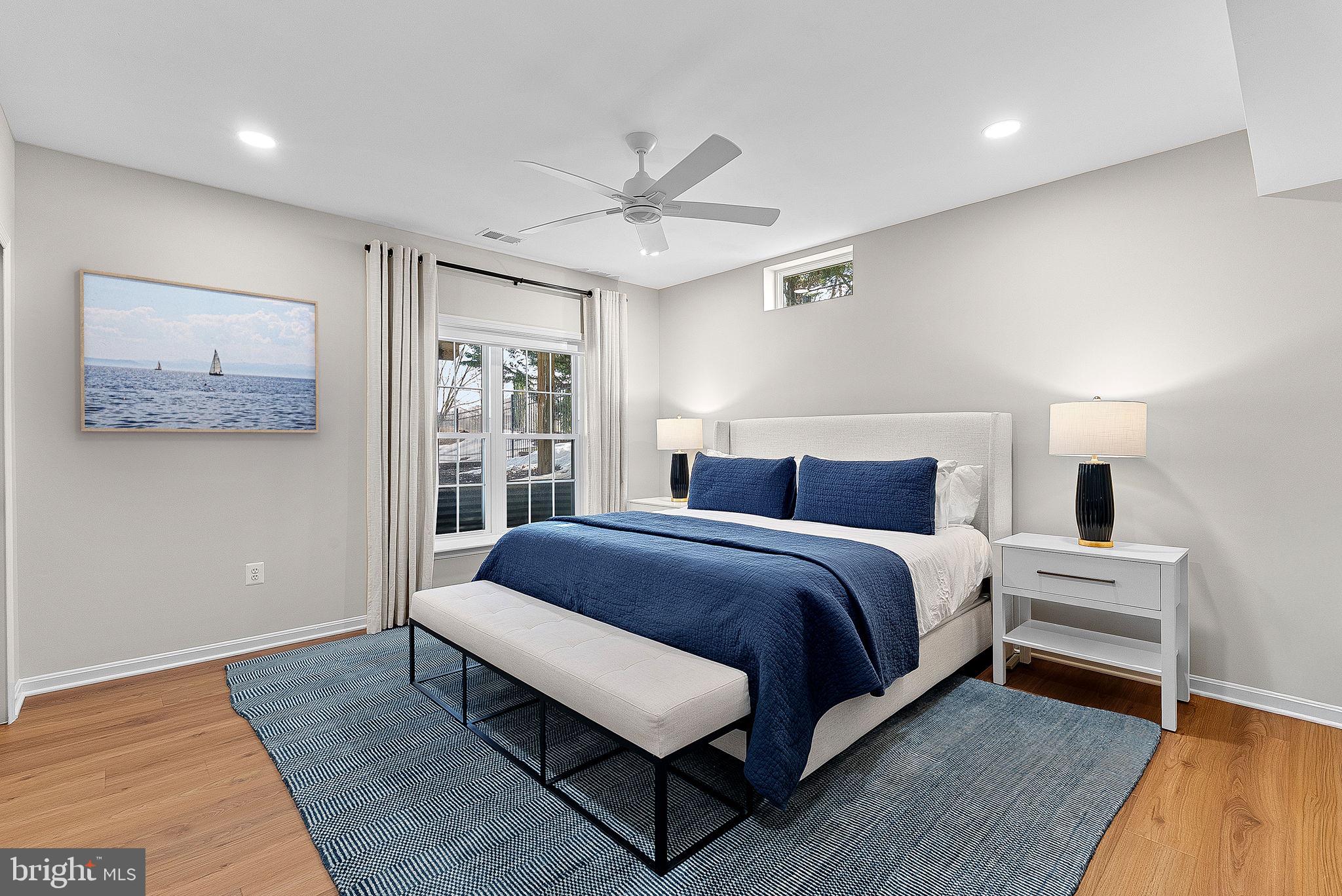 VANTAGE POINTE - Residential