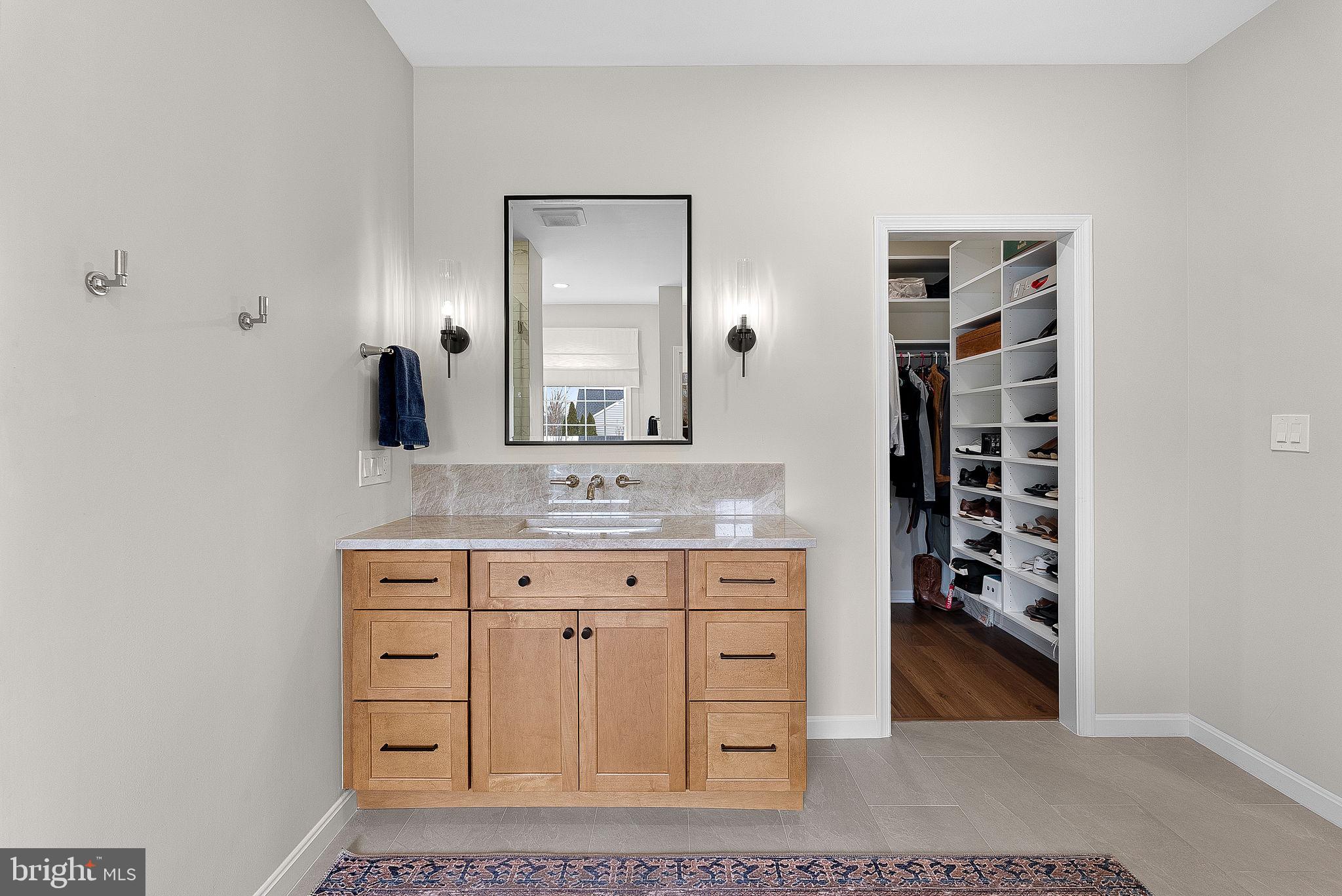 VANTAGE POINTE - Residential