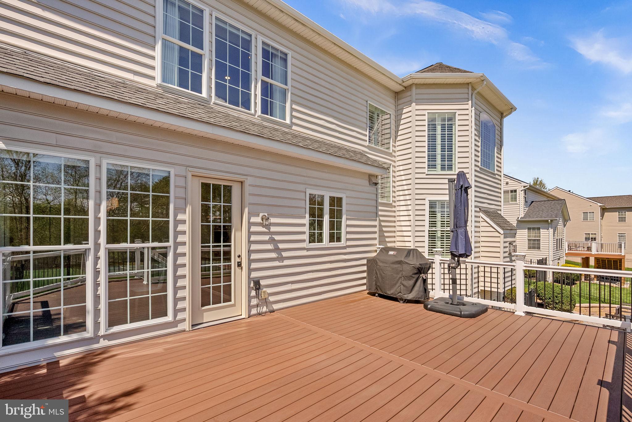 VANTAGE POINTE - Residential