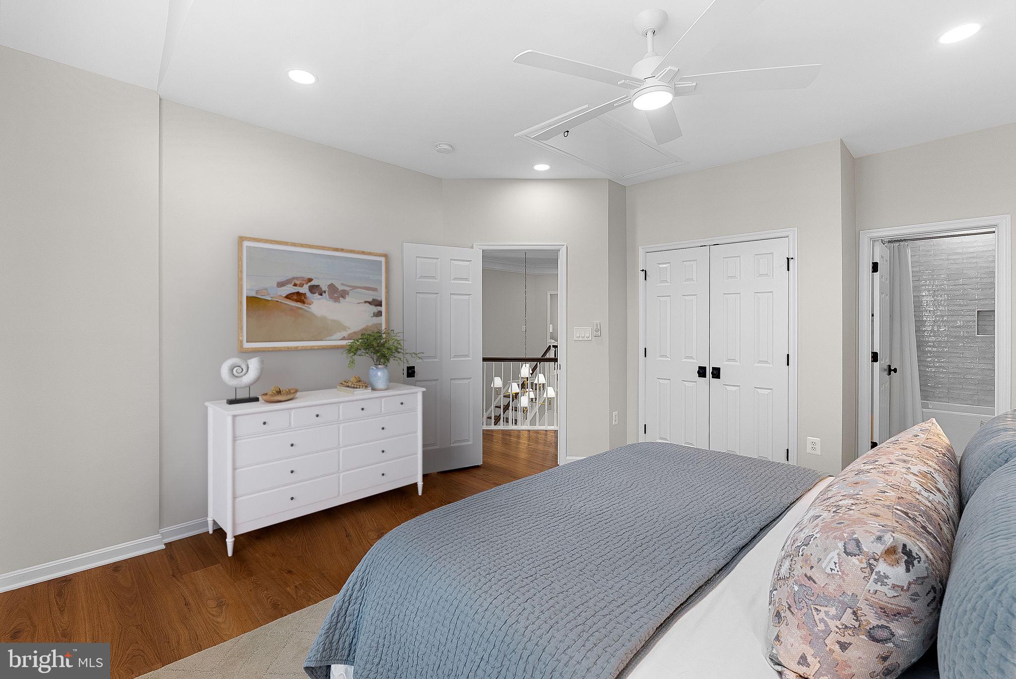 VANTAGE POINTE - Residential