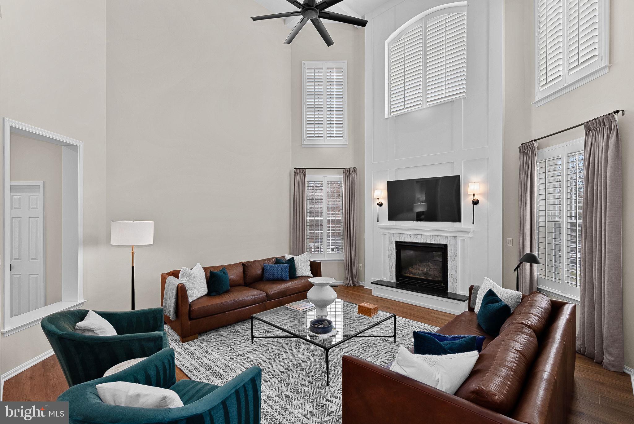 VANTAGE POINTE - Residential