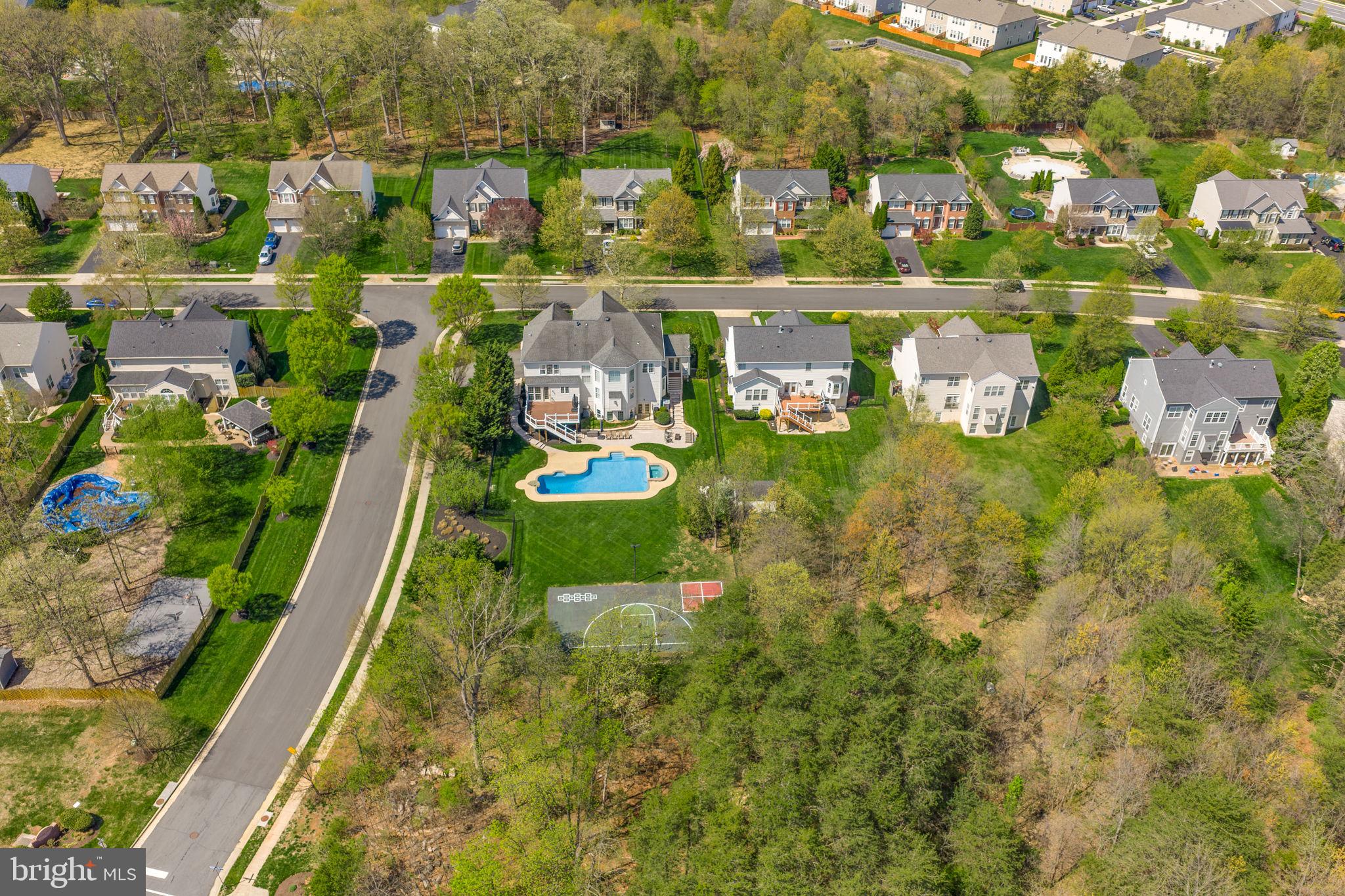 VANTAGE POINTE - Residential