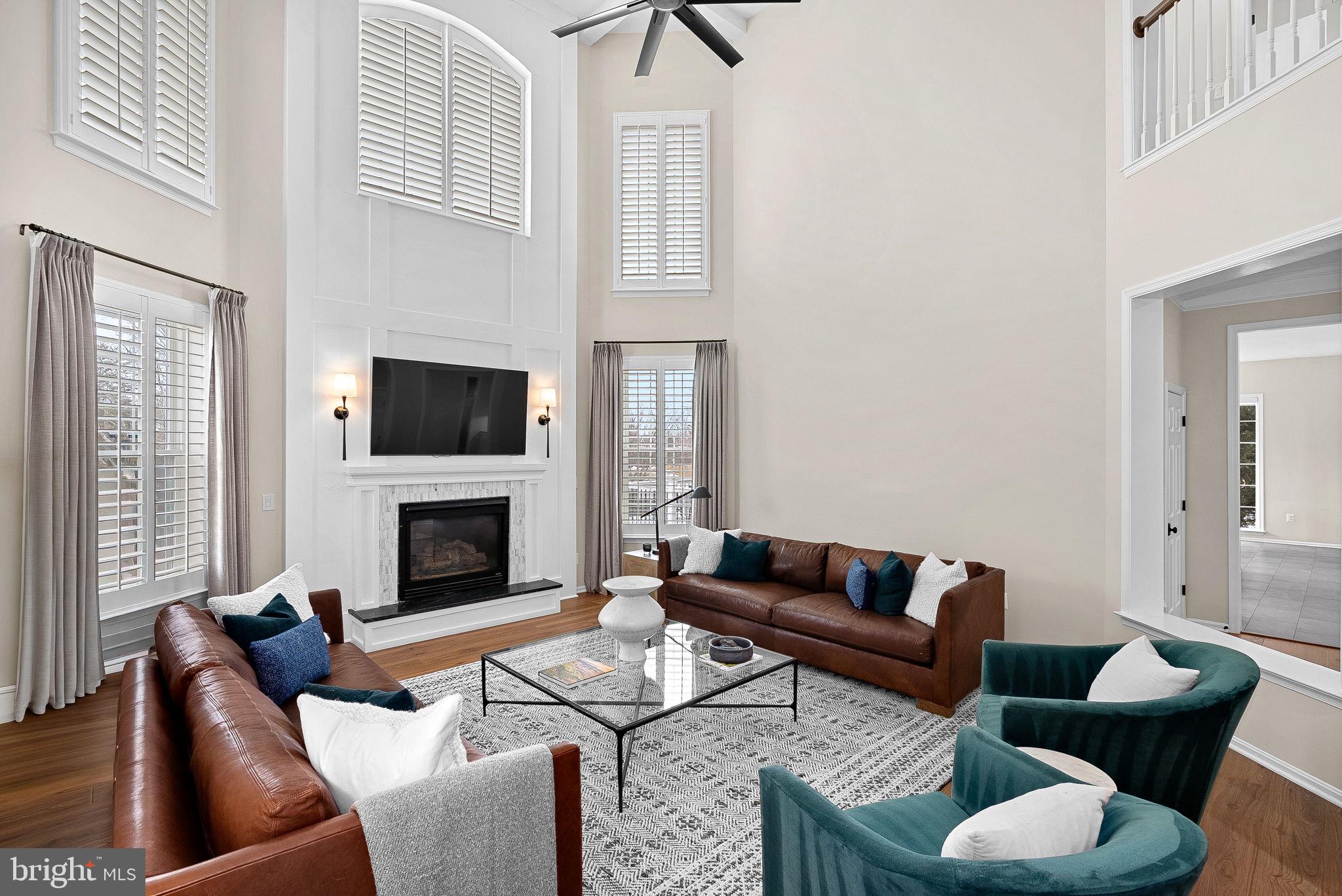 VANTAGE POINTE - Residential