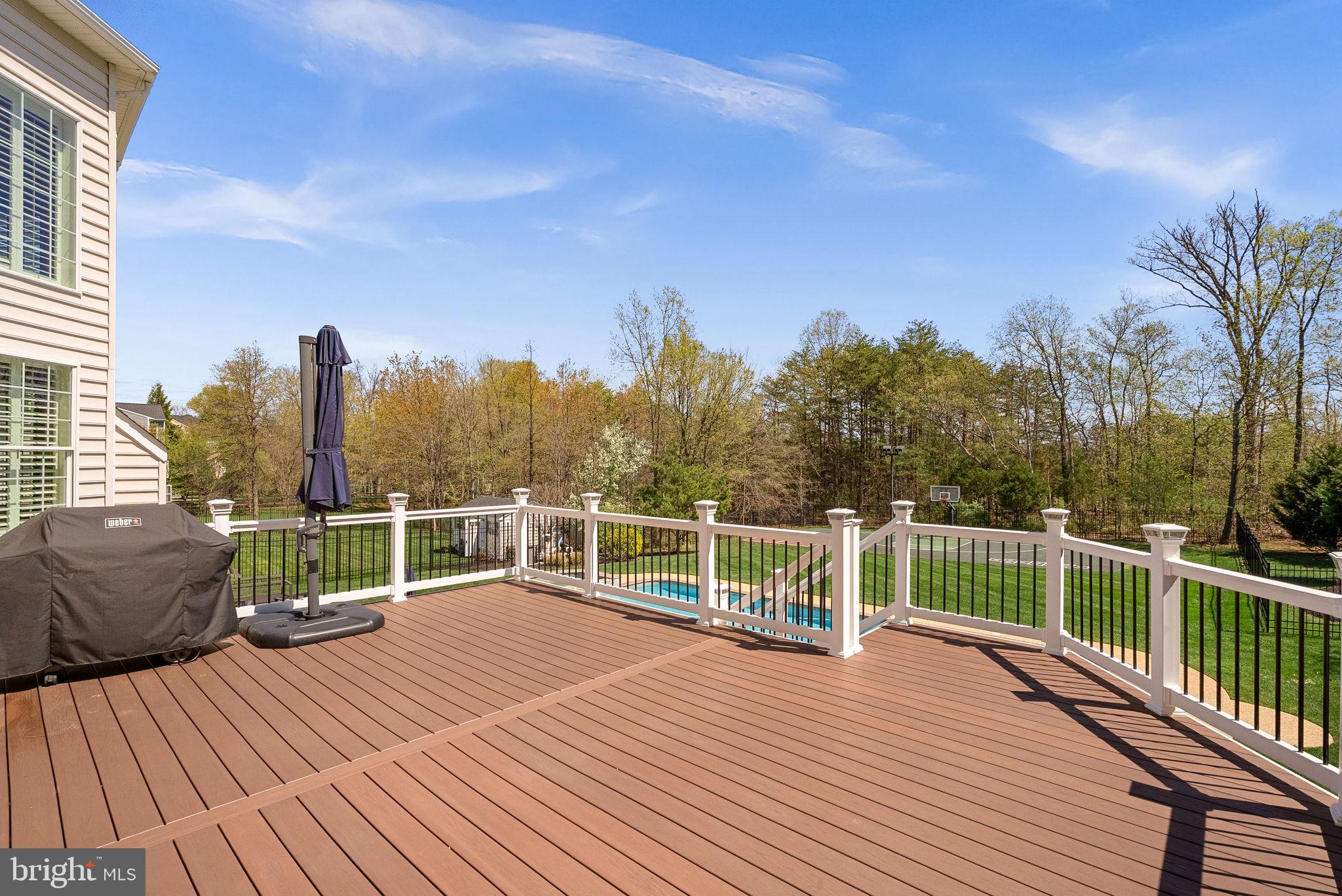 VANTAGE POINTE - Residential