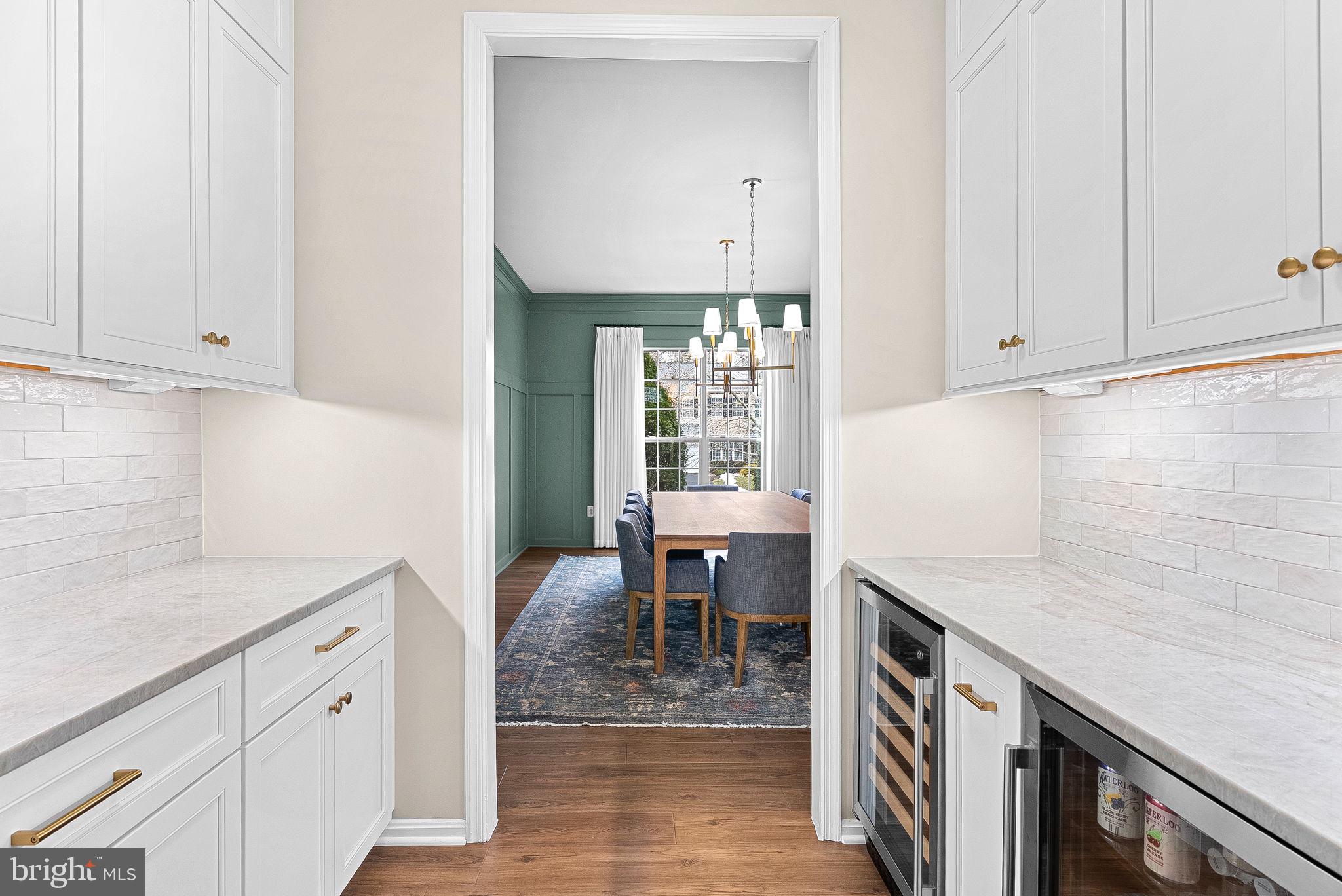 VANTAGE POINTE - Residential