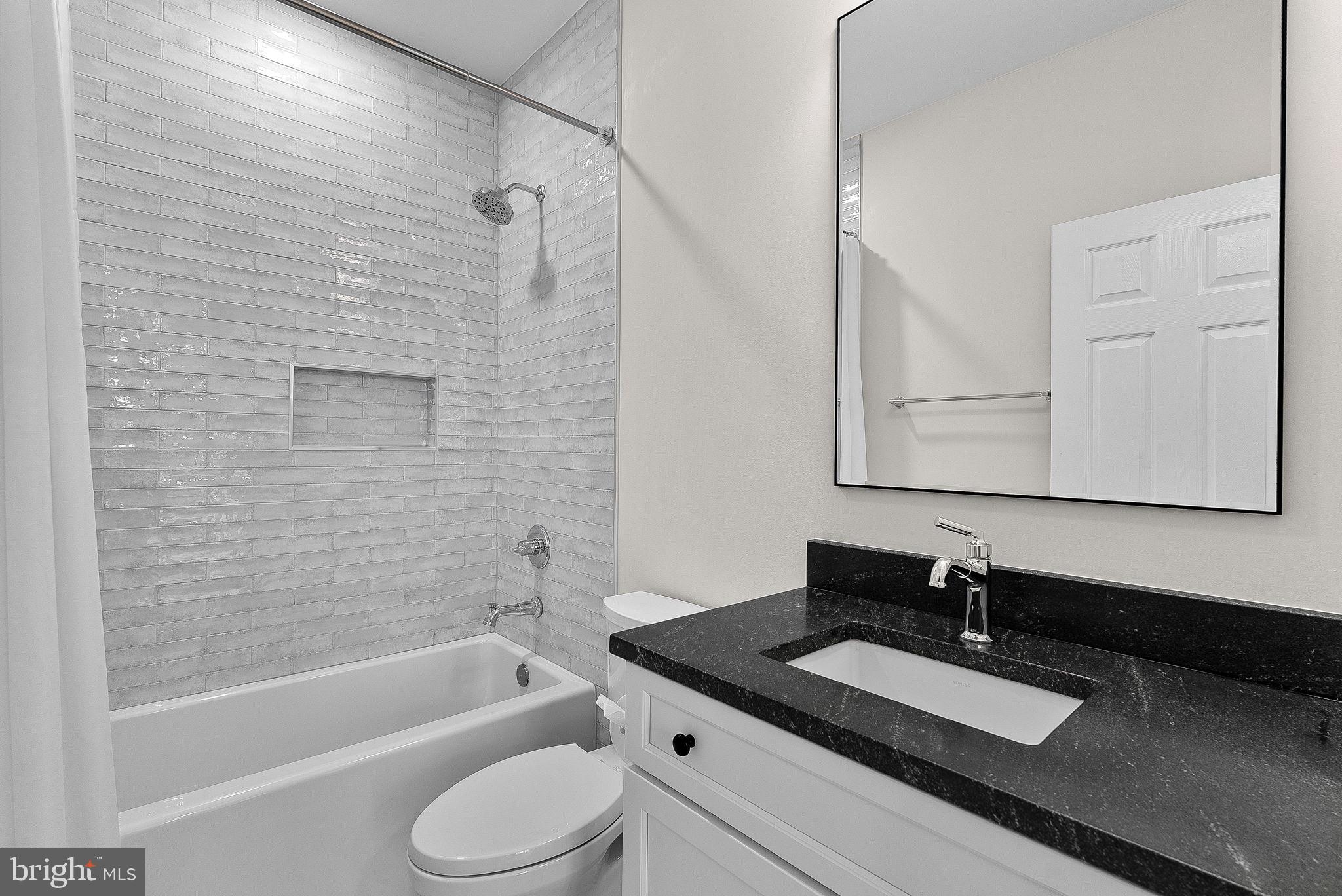 VANTAGE POINTE - Residential