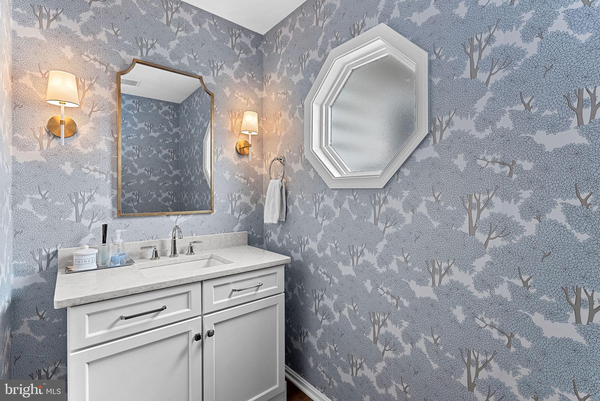 VANTAGE POINTE - Residential