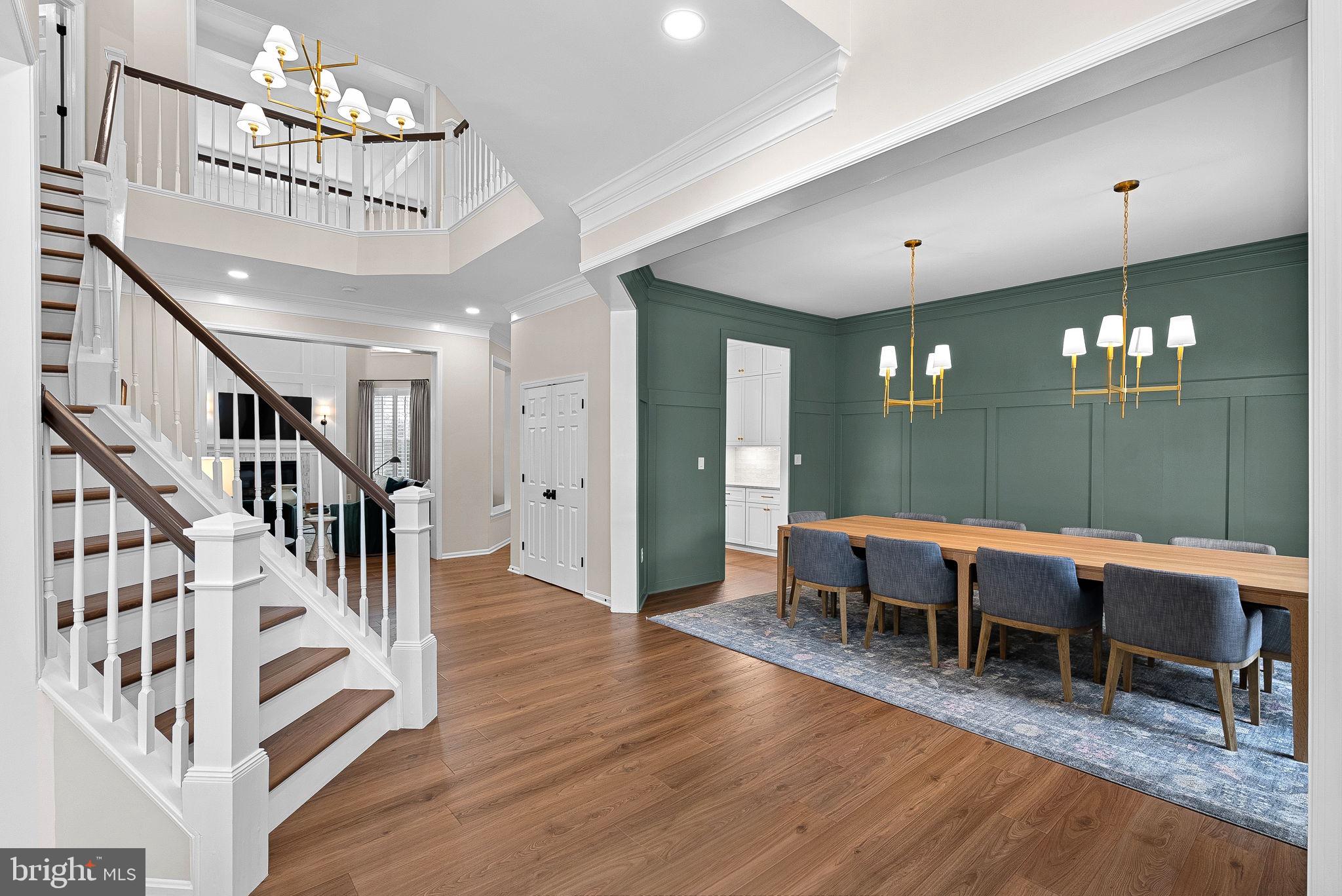 VANTAGE POINTE - Residential