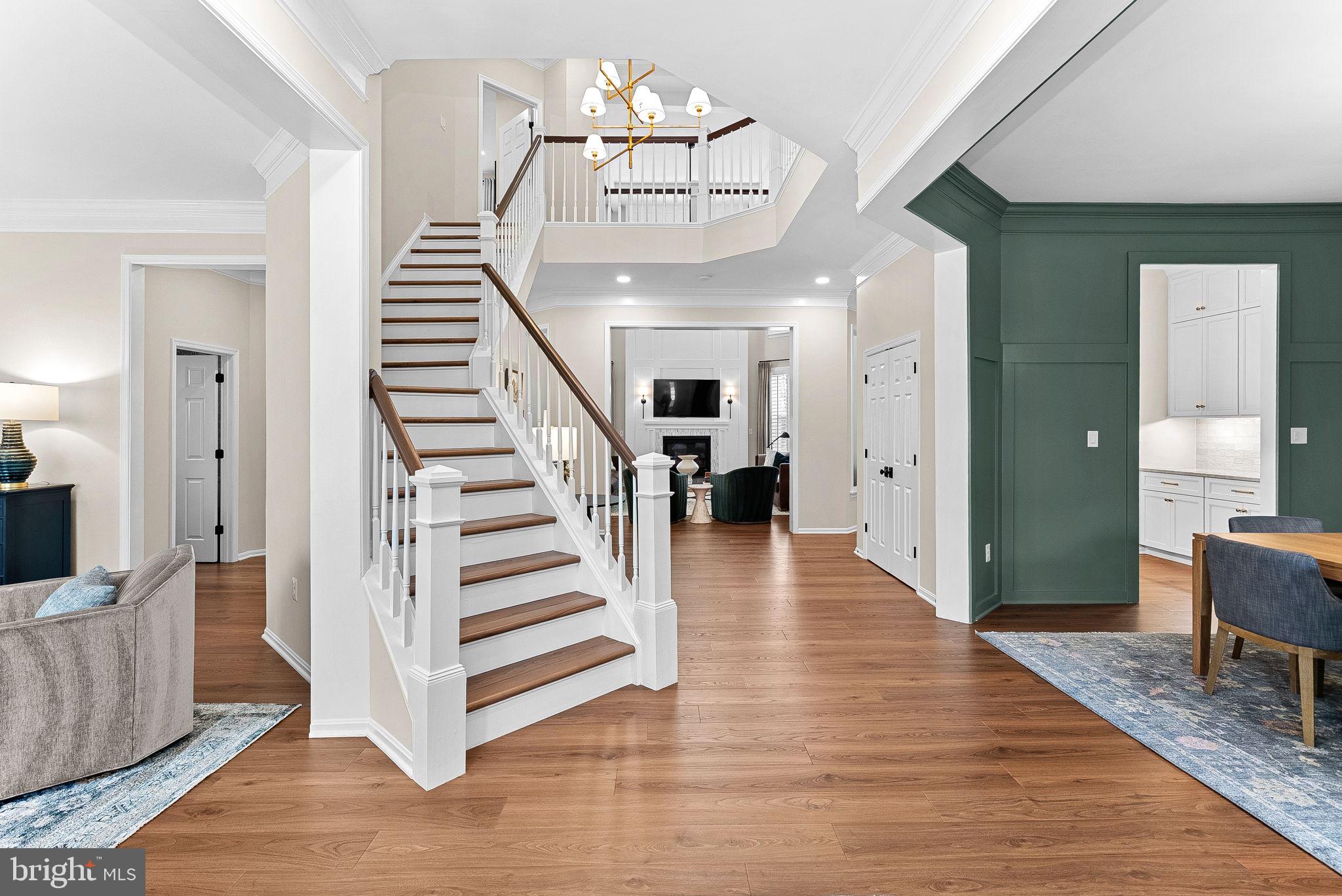 VANTAGE POINTE - Residential