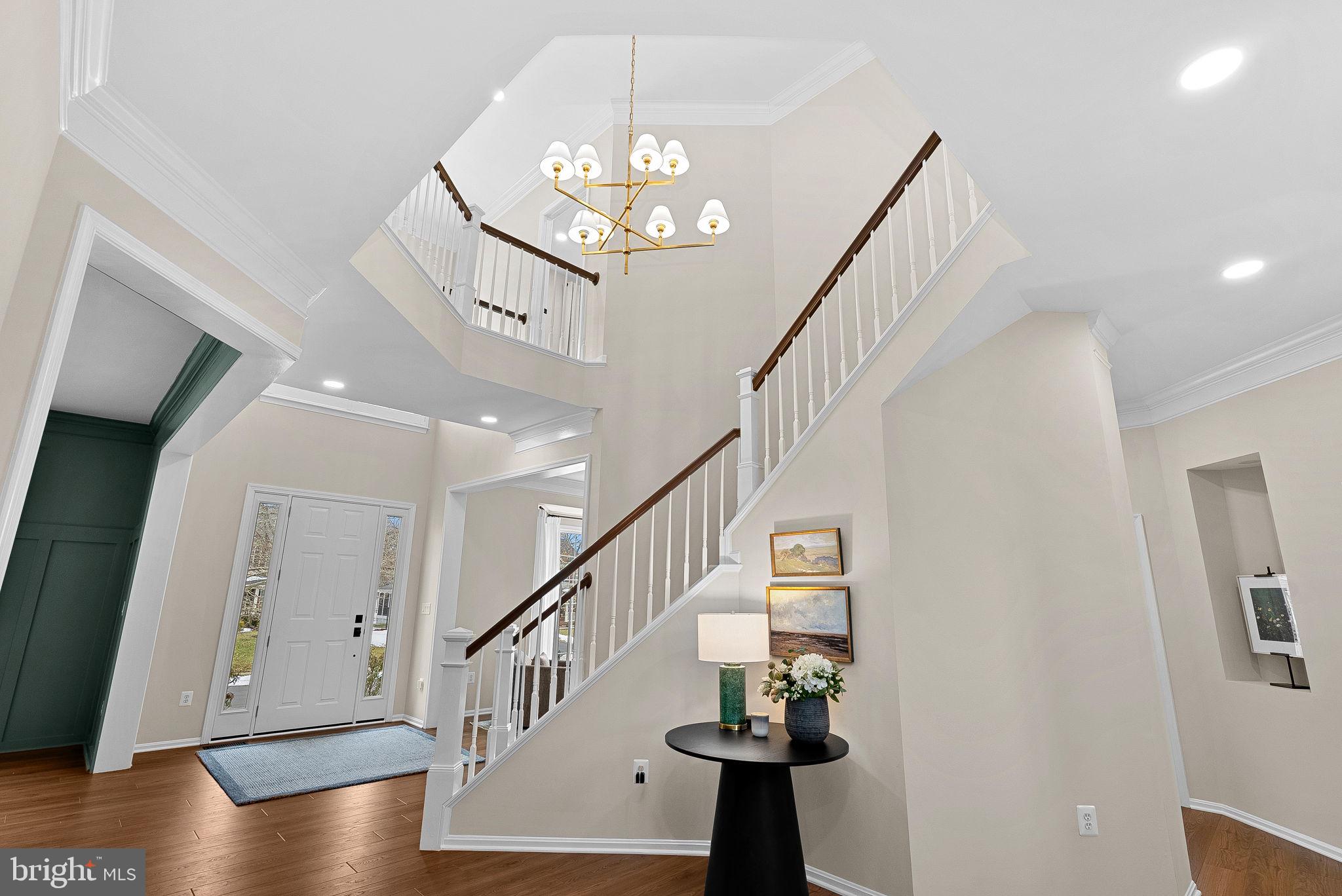 VANTAGE POINTE - Residential