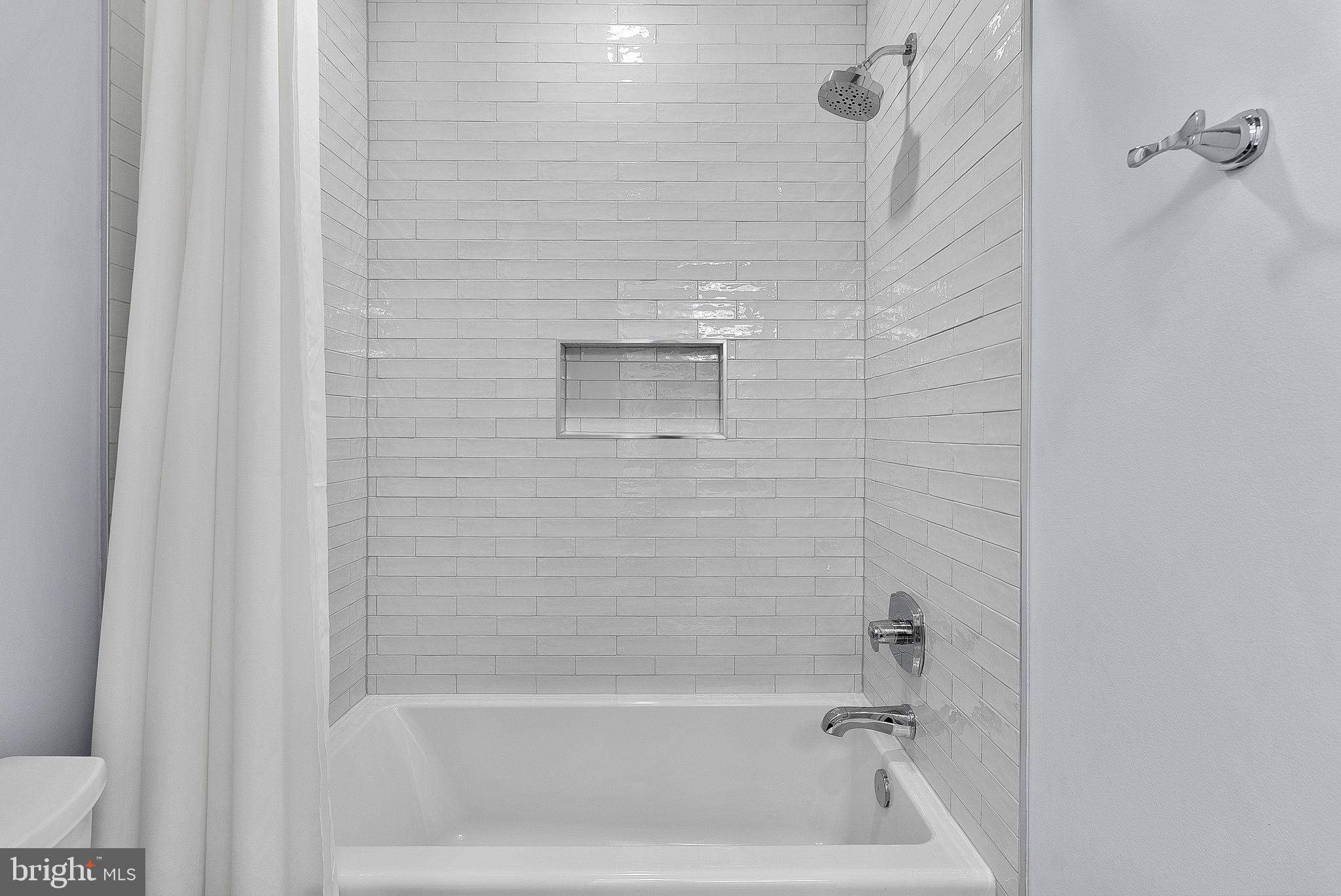 VANTAGE POINTE - Residential