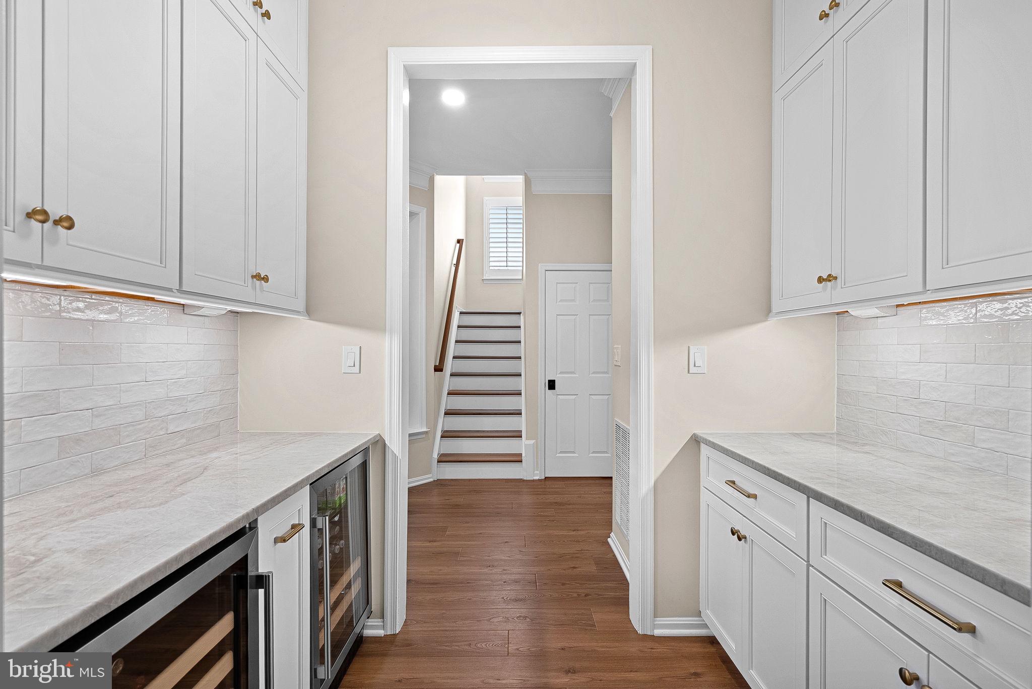 VANTAGE POINTE - Residential