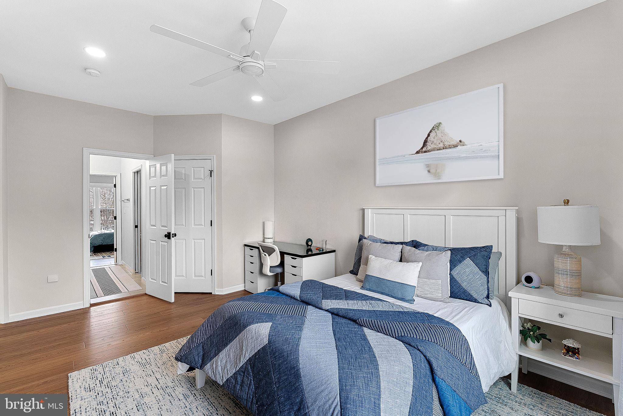 VANTAGE POINTE - Residential