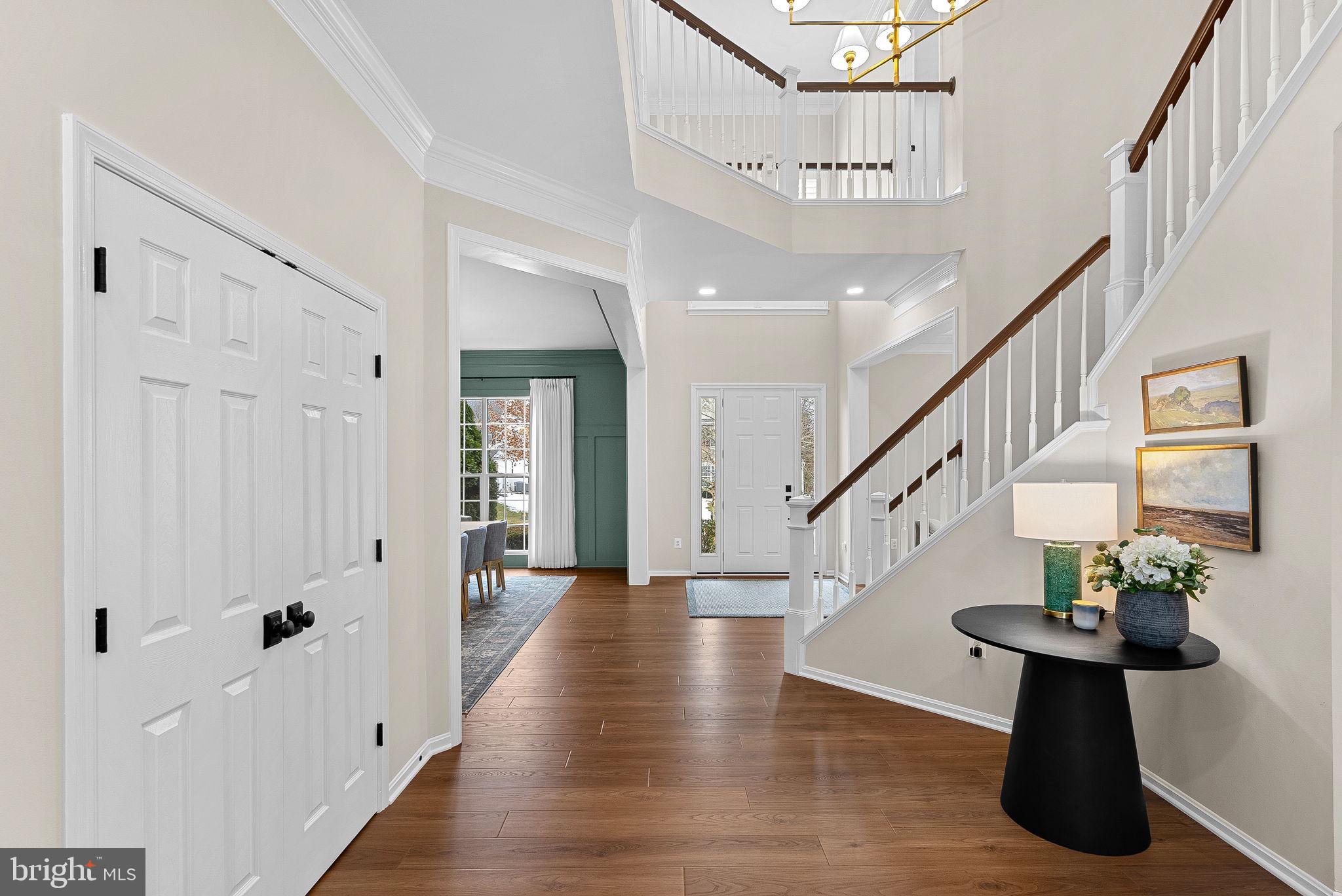 VANTAGE POINTE - Residential