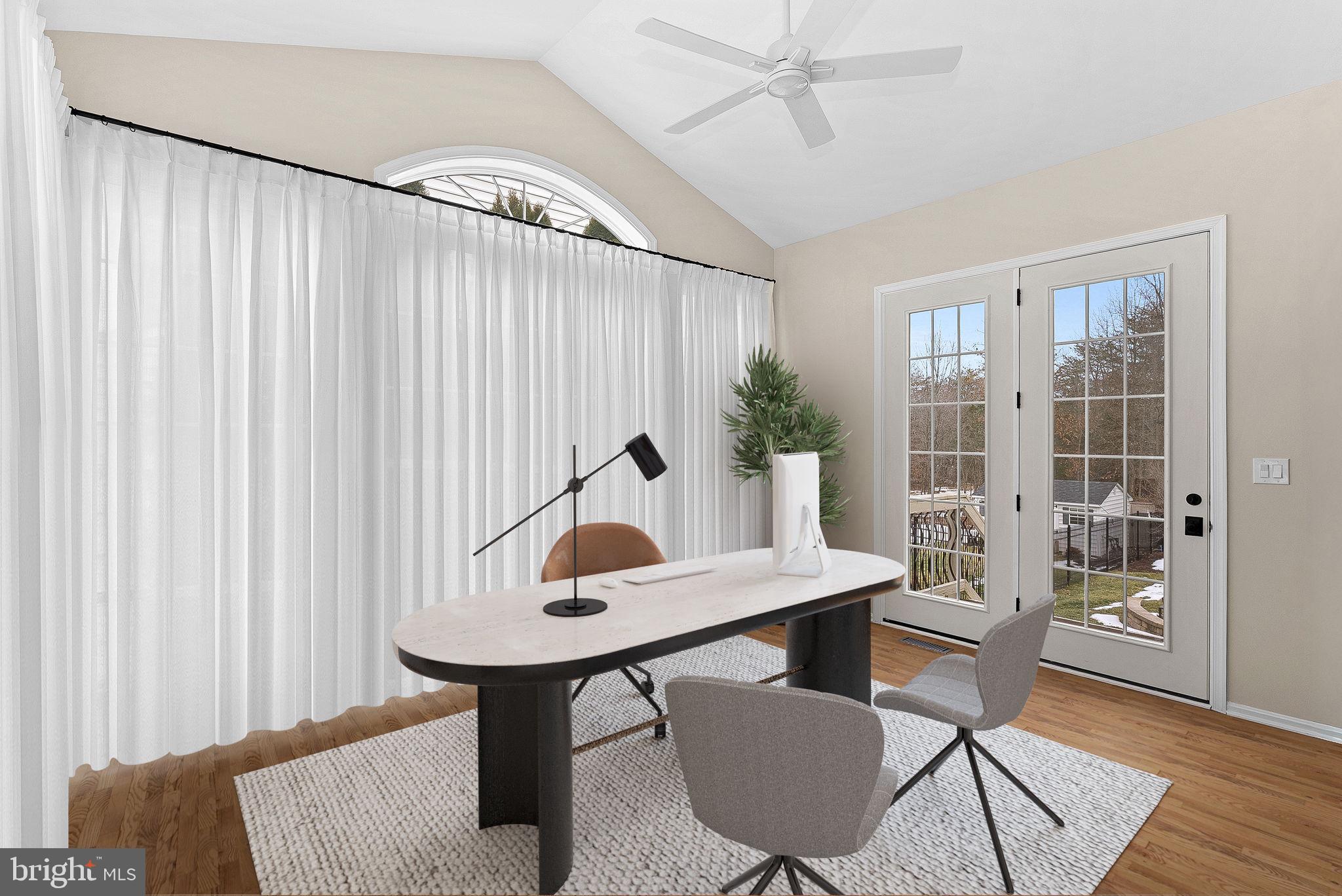 VANTAGE POINTE - Residential