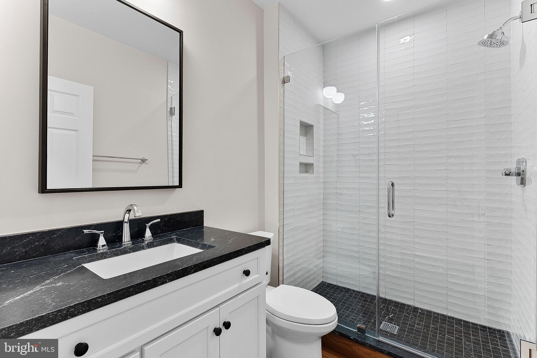 VANTAGE POINTE - Residential