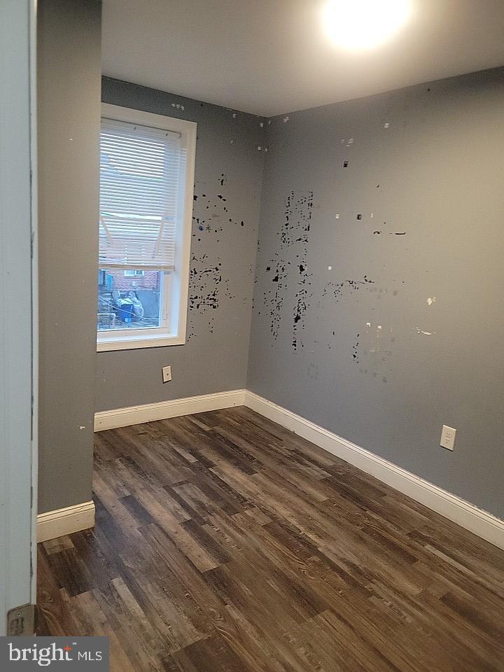 FOUR BY FOUR - Residential