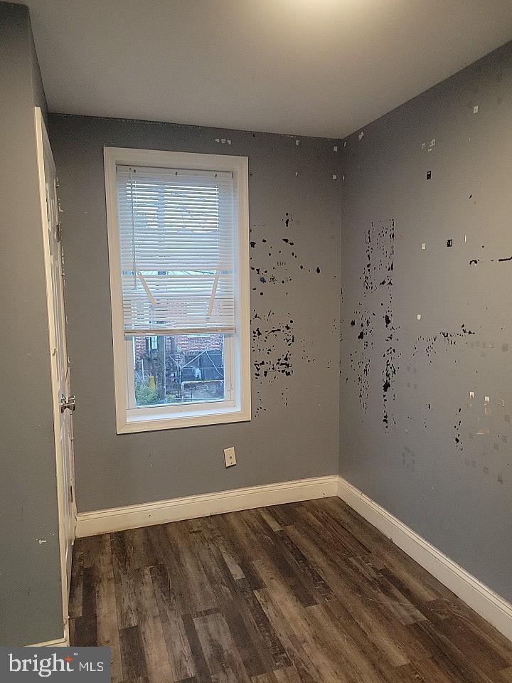 FOUR BY FOUR - Residential