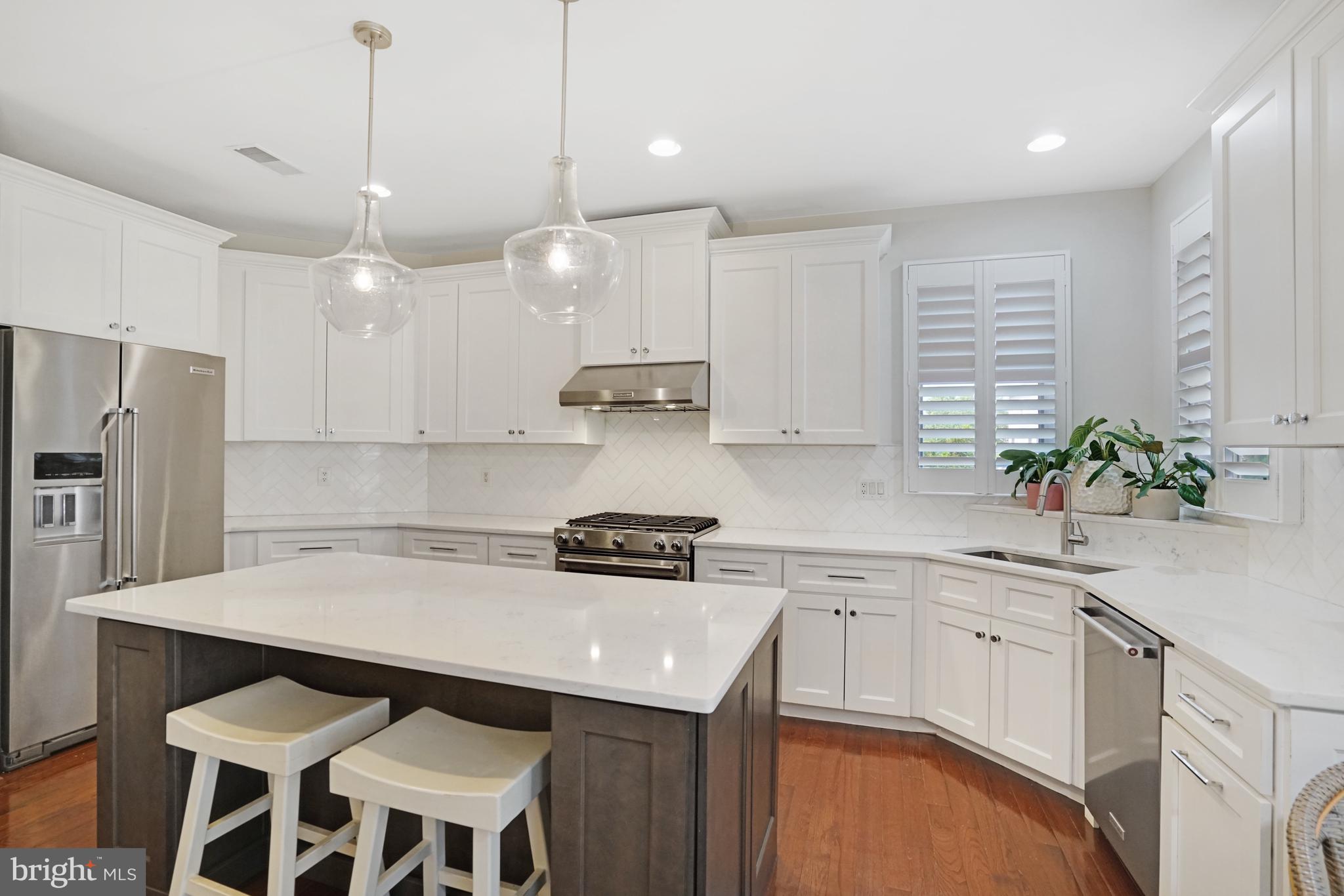 5607 TOWER HILL CIRCLE