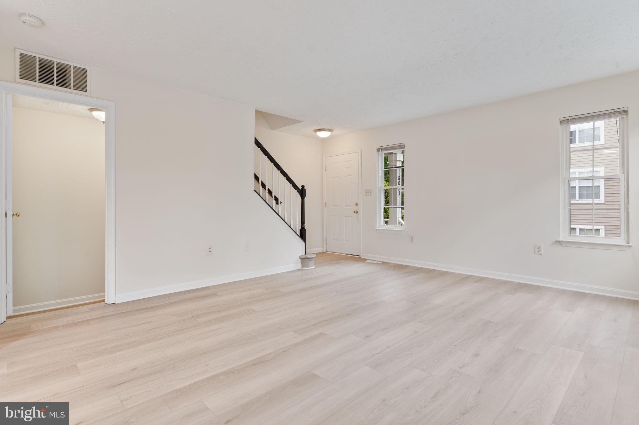 8025 LANTERN COURT 118