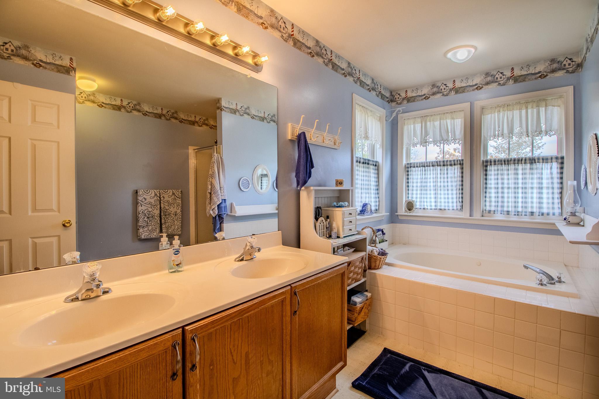 WHITINGS NECK FARM ESTATES - Residential