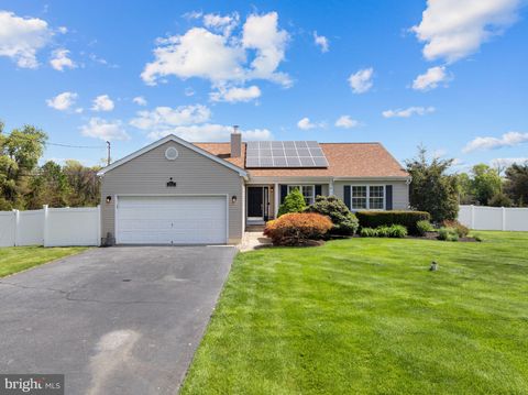 Homes For Sale - 252 Eayrestown Road<br/> SOUTHAMPTON, NJ 08088