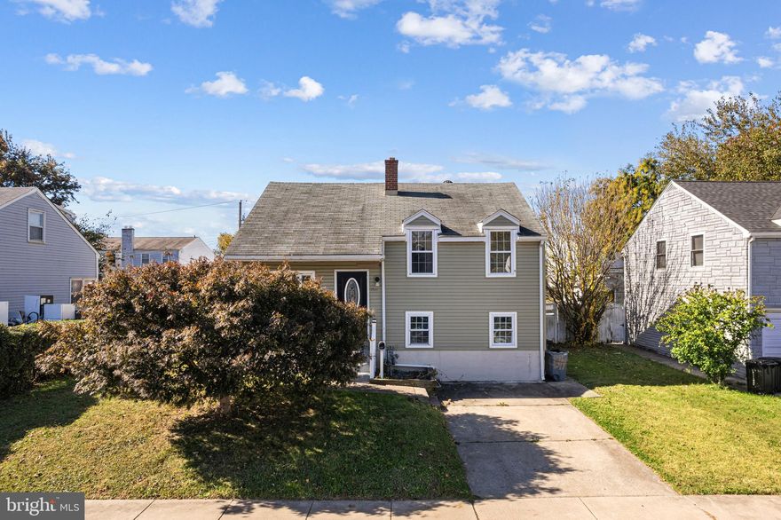 Discover the charm of this welcoming 4-bedroom, 1.5 bath split-level home. As you step through the front door, you’ll enter a generous living area that flows effortlessly into a separate dining space, perfect for both everyday life and entertaining. The heart of the home features a well-appointed kitchen with ample cabinet storage and work surfaces that allow for seamless meal preparation while staying connected to the adjacent living spaces. Ascend to the upper level to find three comfortably-sized bedrooms, each offering generous closet space and plenty of natural light, along with a full bathroom. The lower level is equally inviting with a versatile space suited for an additional bedroom, home office, media room or anything of your desire! Additionally, you will find a conveniently located half bathroom. The lower level gives you the added benefit of direct access to the backyard. Outside, you’re greeted by a spacious, fenced backyard perfect for a private retreat, barbecues, gardening, or simply relaxing under the sky. This home combines both convenience and comfort. With its thoughtful layout, generous bedroom count, and flexible living spaces, this home presents an excellent opportunity to start your next chapter here!