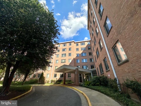 Condo For Rent - 3000 Spout Run Parkway #D404<br/> ARLINGTON, VA 22201