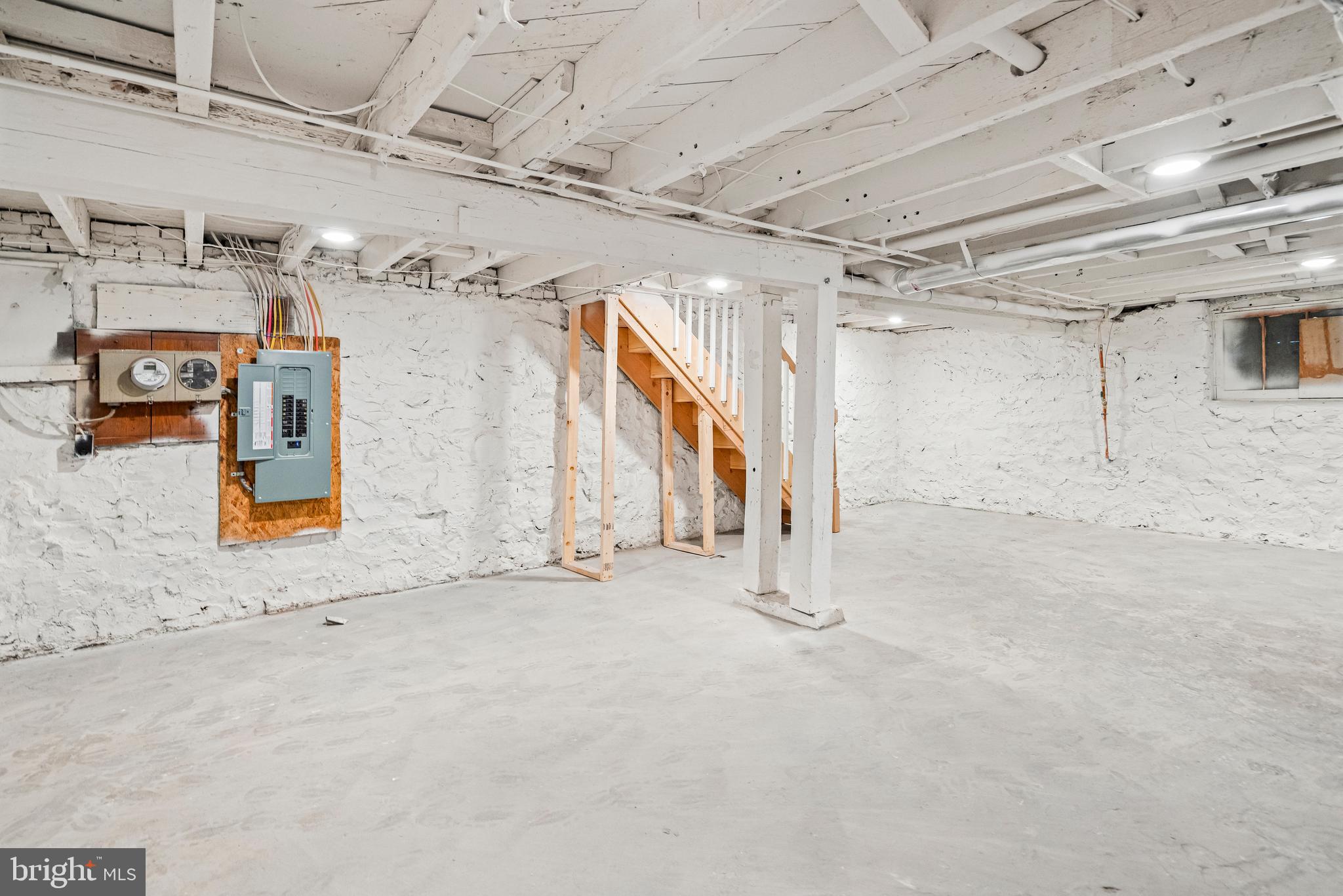 FRANKLINTOWN ROAD - Residential Lease