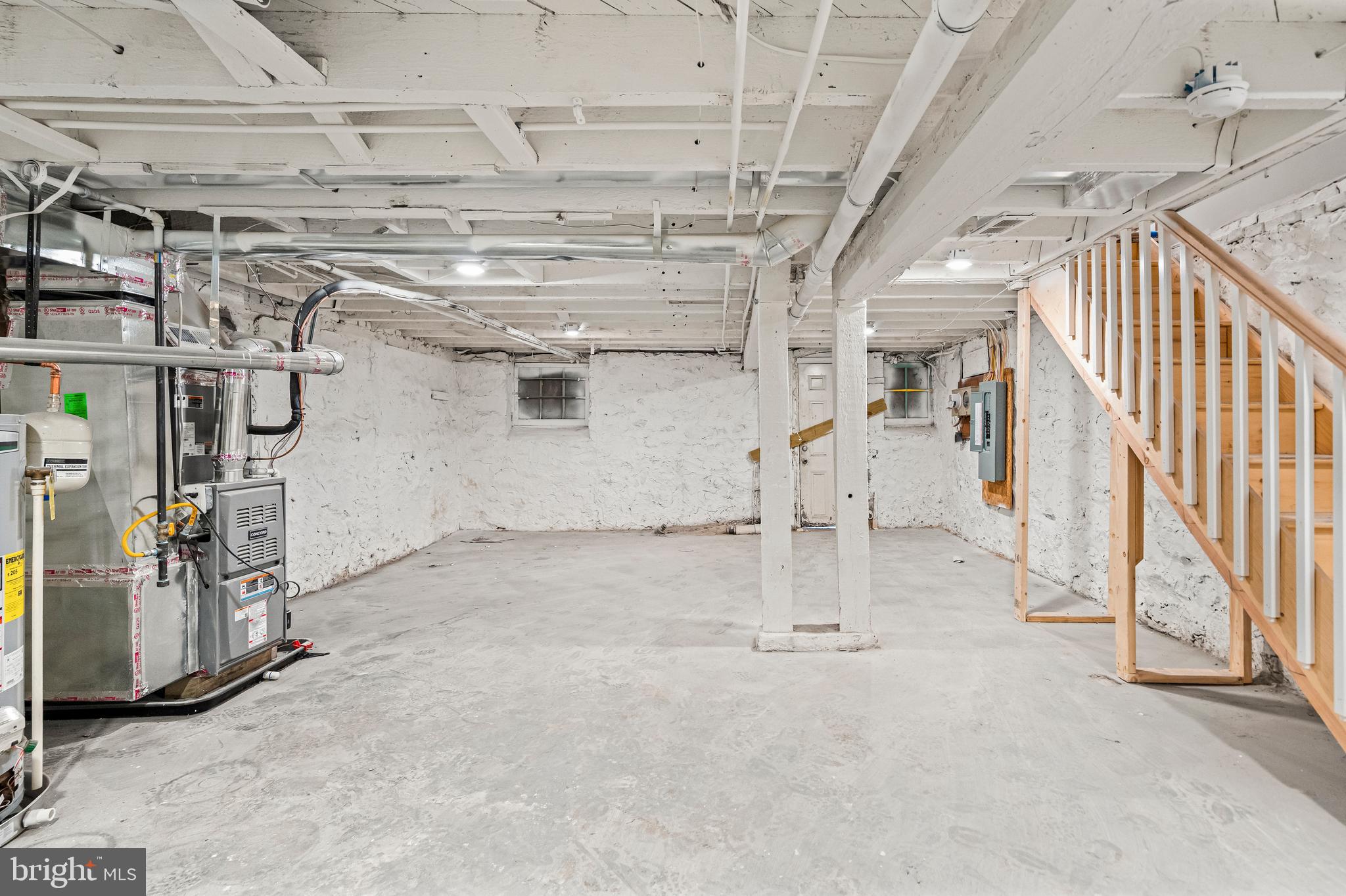 FRANKLINTOWN ROAD - Residential Lease